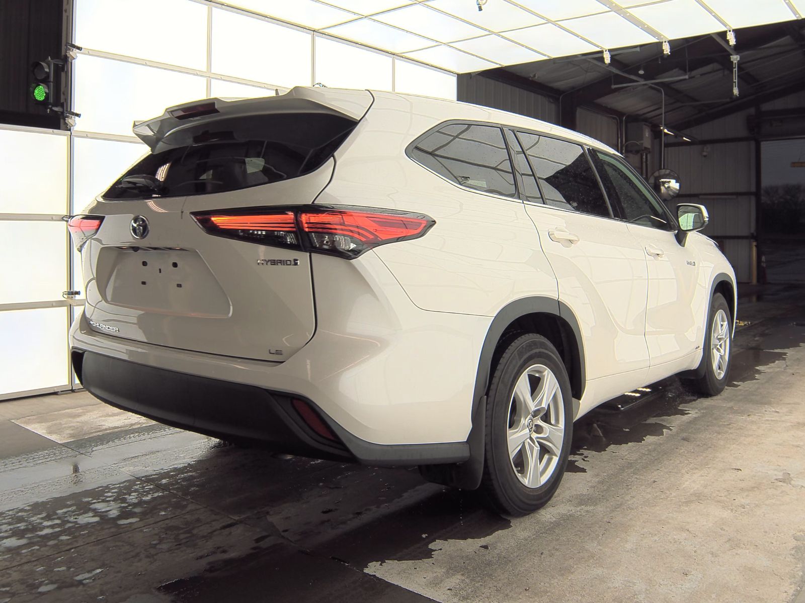 2021 Toyota Highlander Hybrid LE AWD