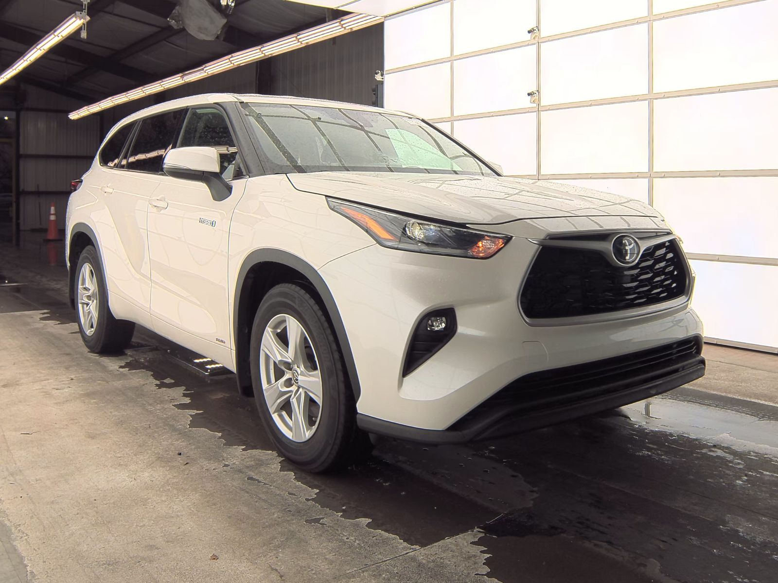 2021 Toyota Highlander Hybrid LE AWD