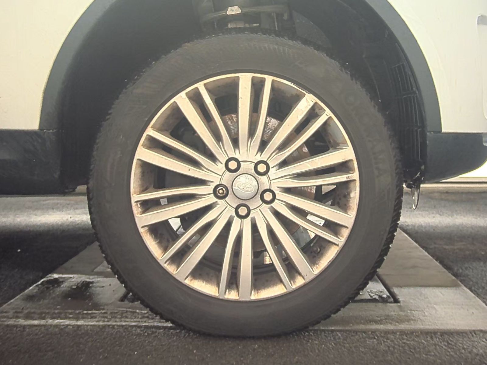 2017 Land Rover Discovery HSE AWD