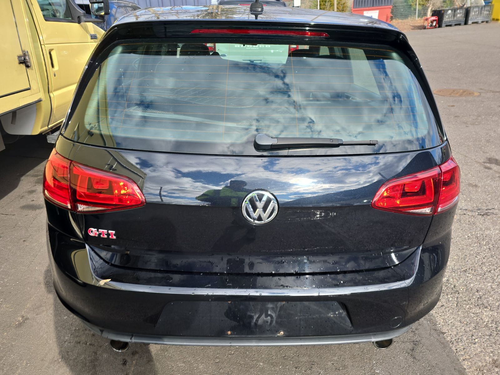 2017 Volkswagen Golf GTI 2.0T SE FWD