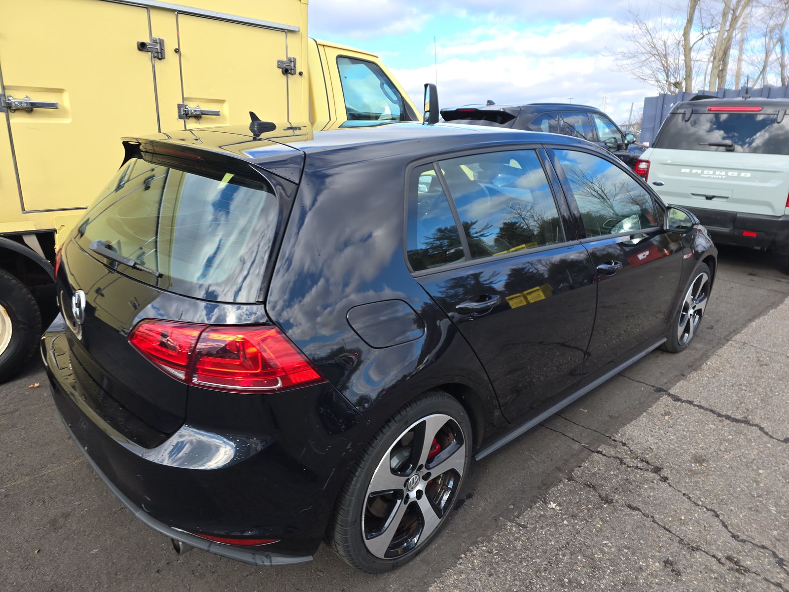 2017 Volkswagen Golf GTI 2.0T SE FWD