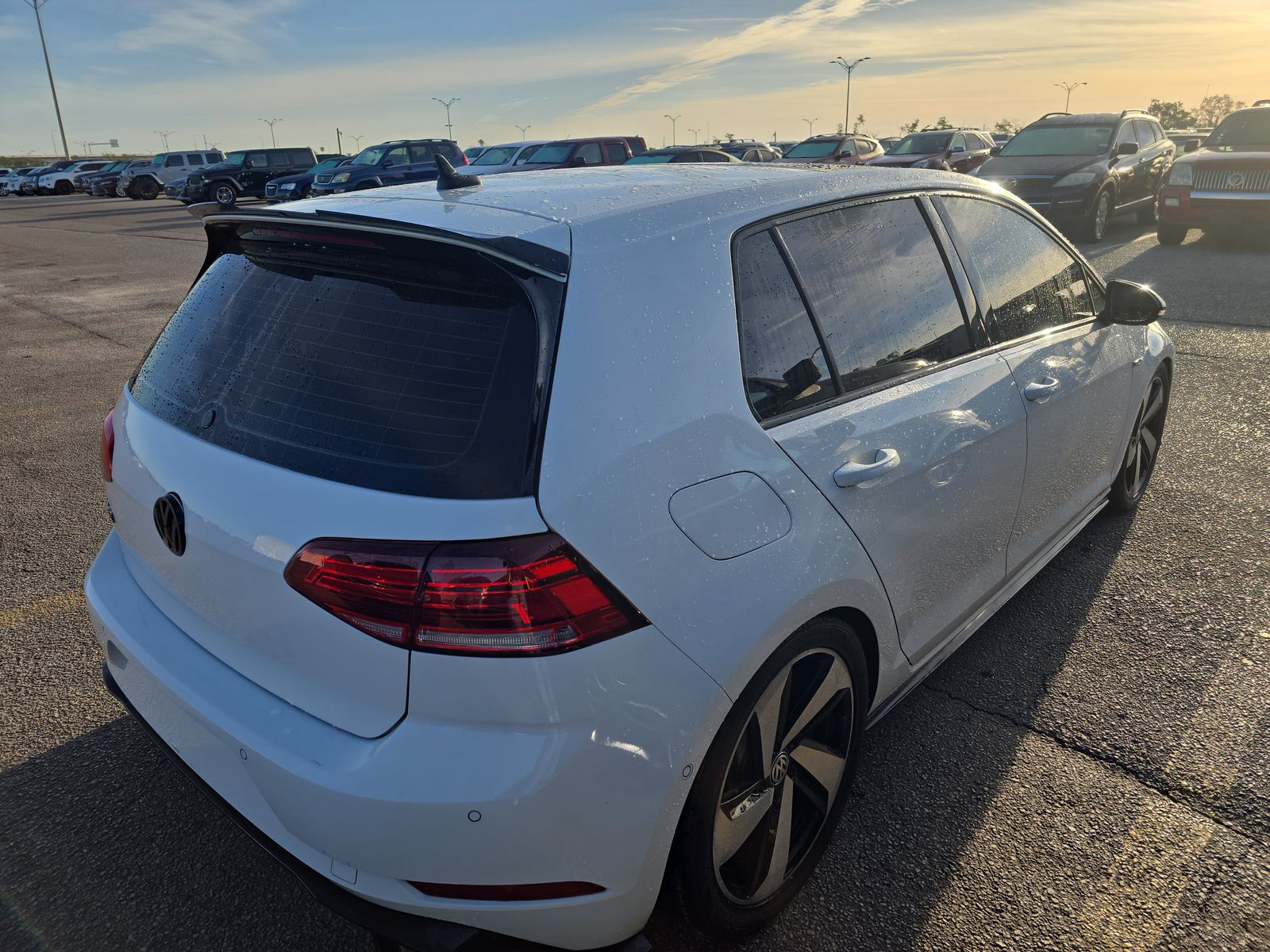 2018 Volkswagen Golf GTI 2.0T SE FWD