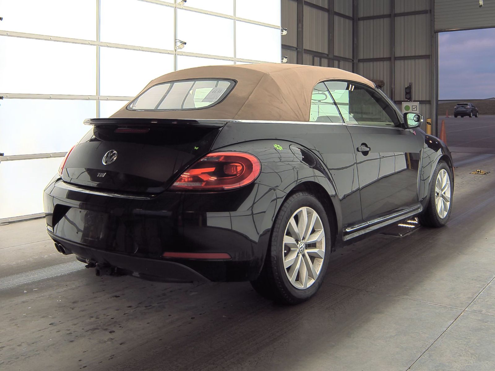 2013 Volkswagen Beetle 2.0L TDI FWD