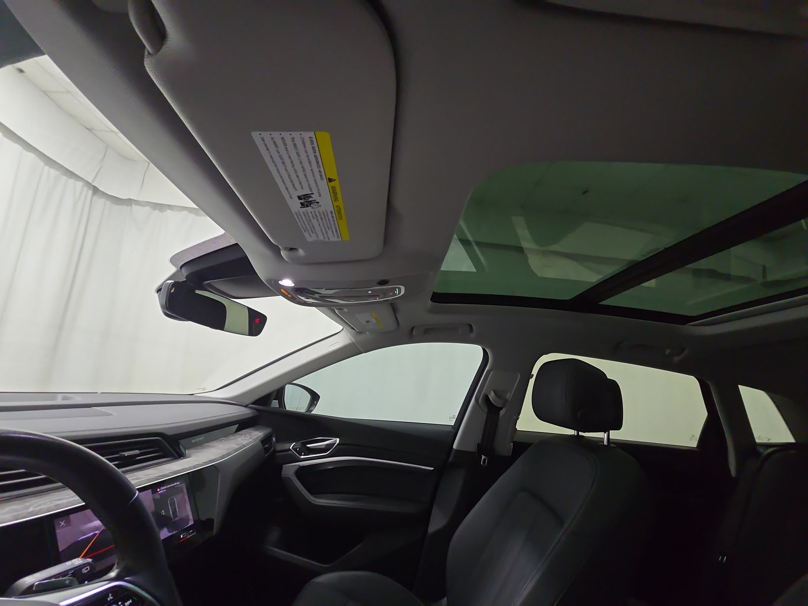 2022 Audi e-tron Premium AWD