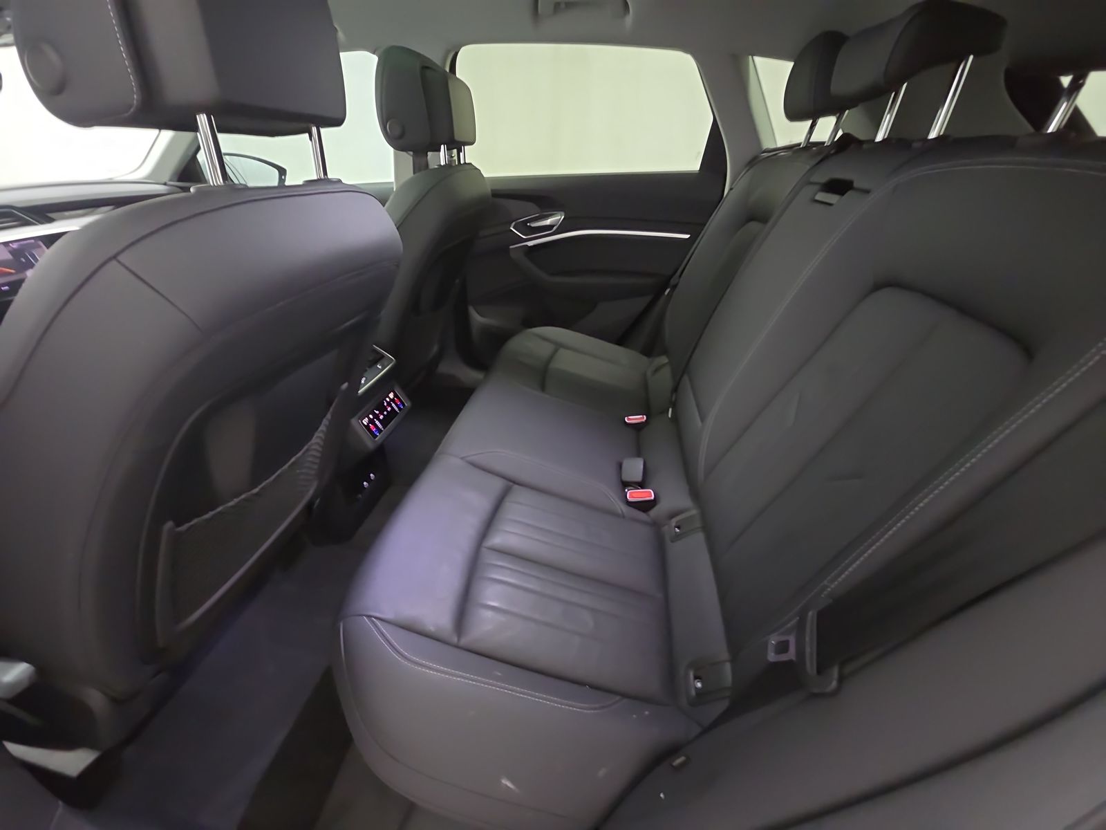 2022 Audi e-tron Premium AWD