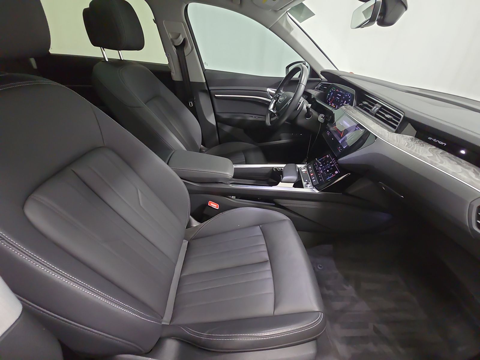 2022 Audi e-tron Premium AWD