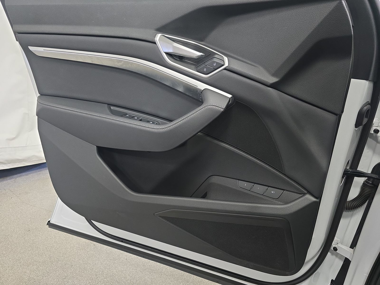 2022 Audi e-tron Premium AWD