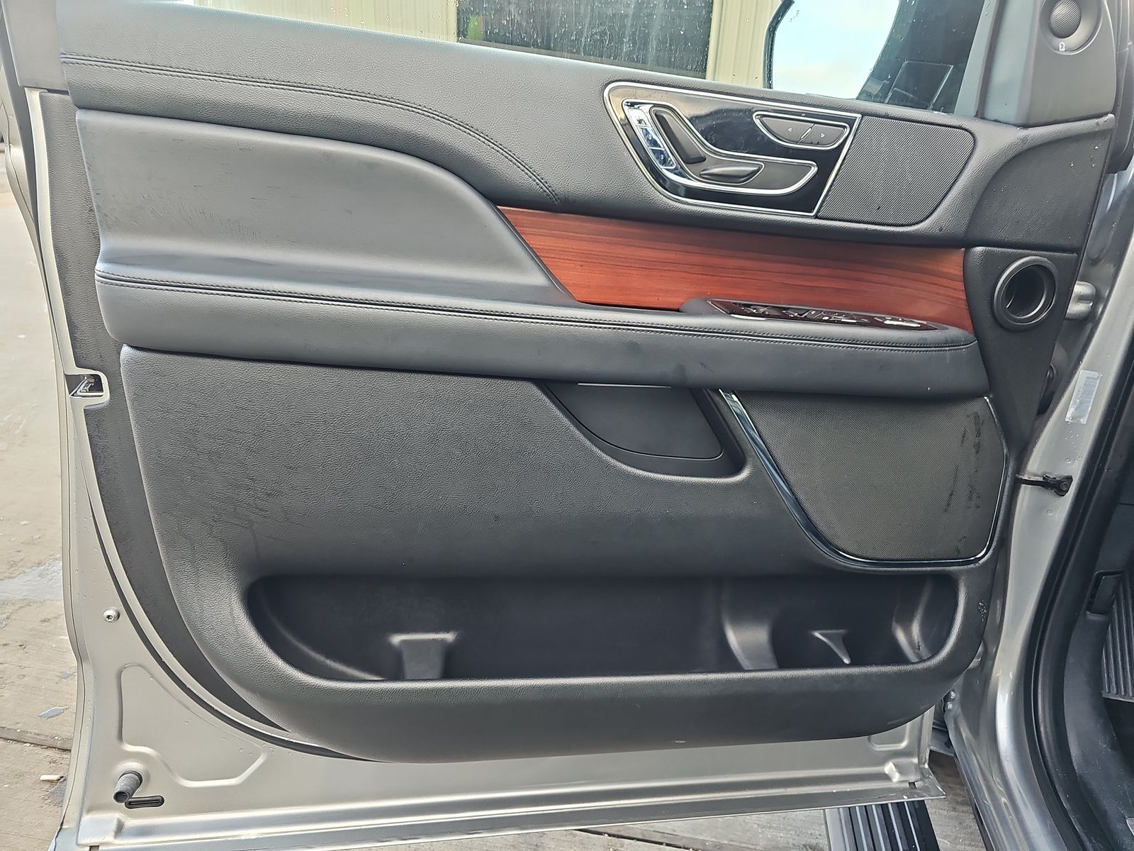 2022 Lincoln Navigator L Standard AWD