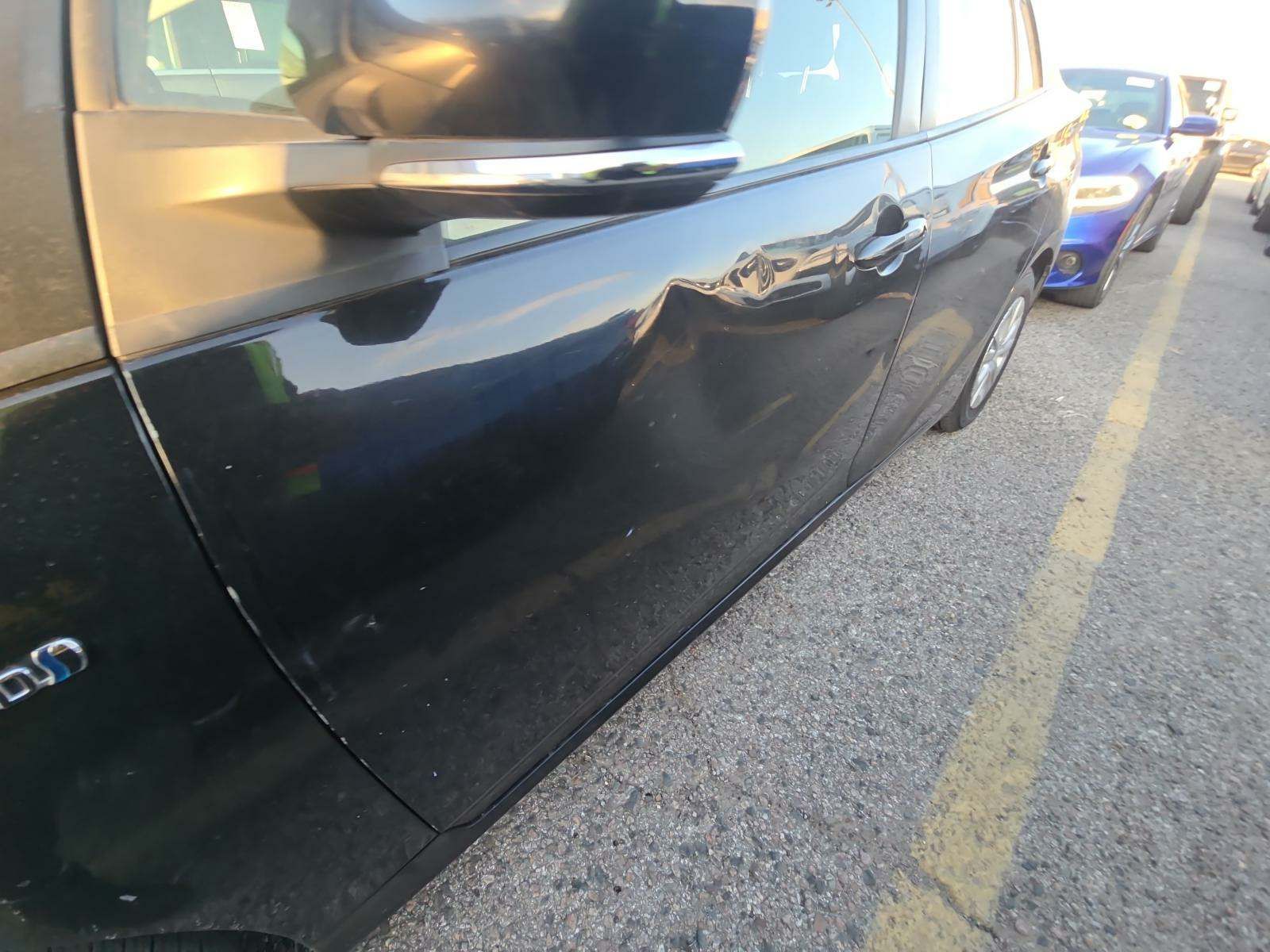 2021 Toyota Prius LE FWD