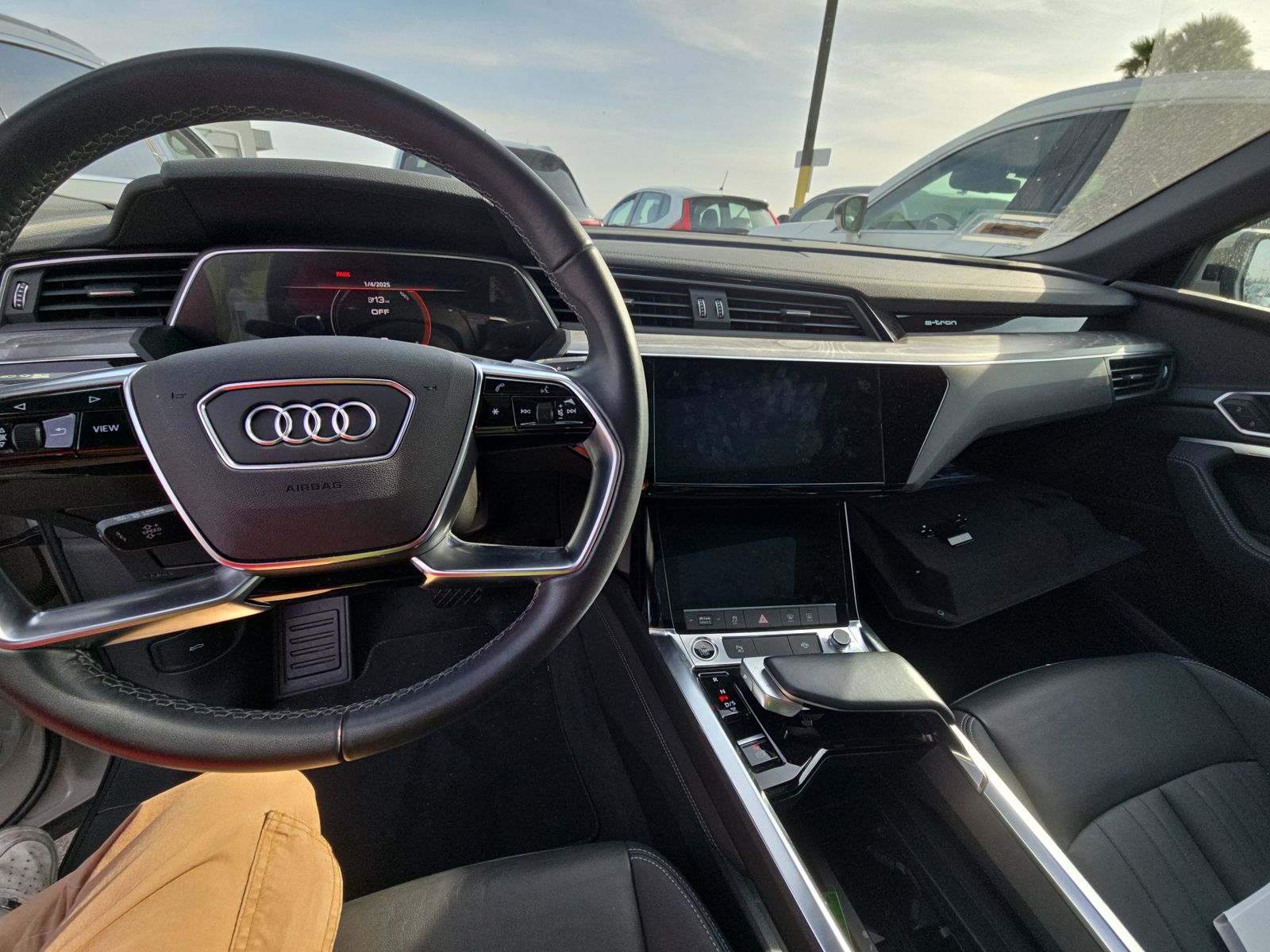 2022 Audi e-tron Premium AWD