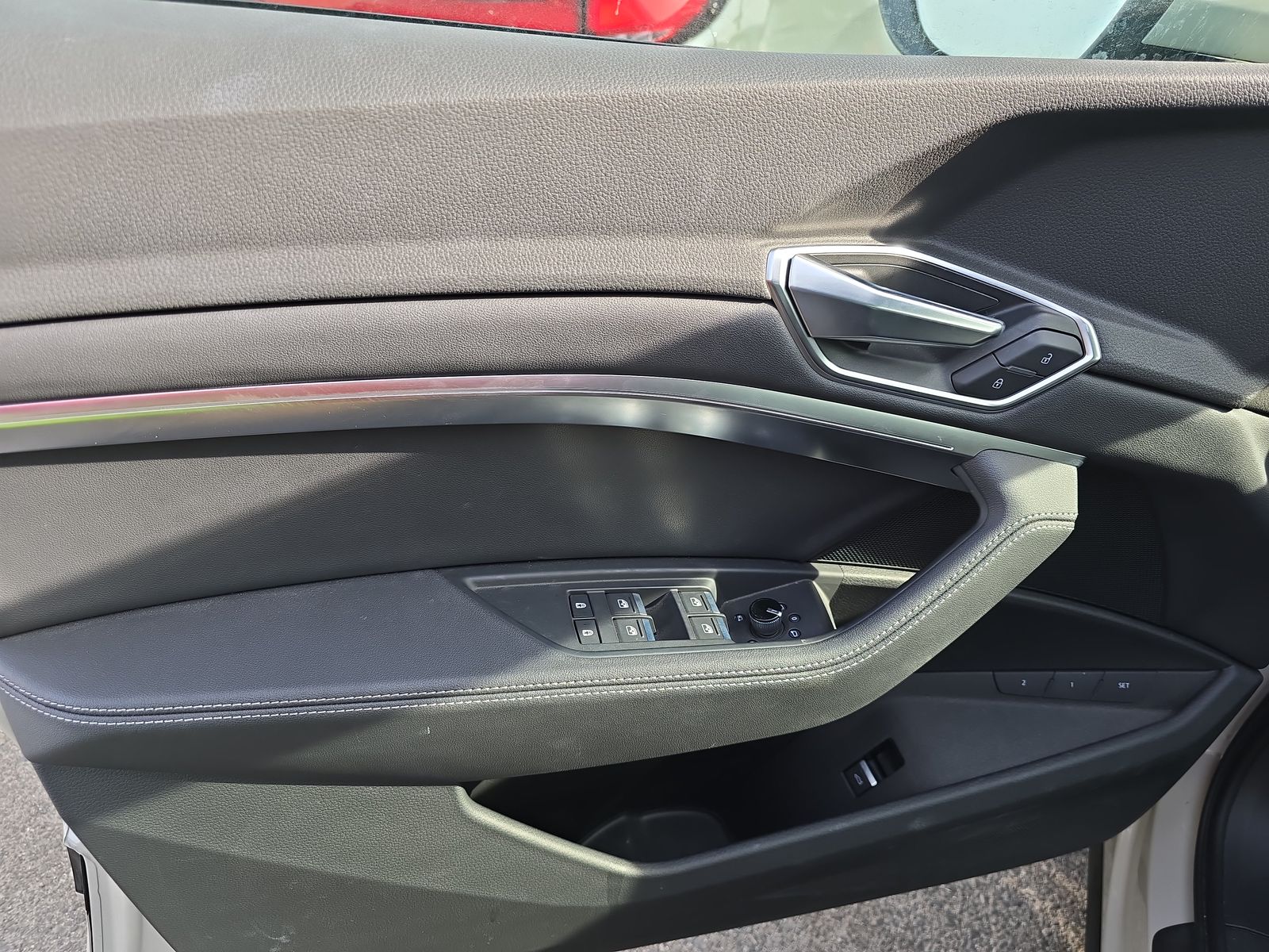 2022 Audi e-tron Premium AWD