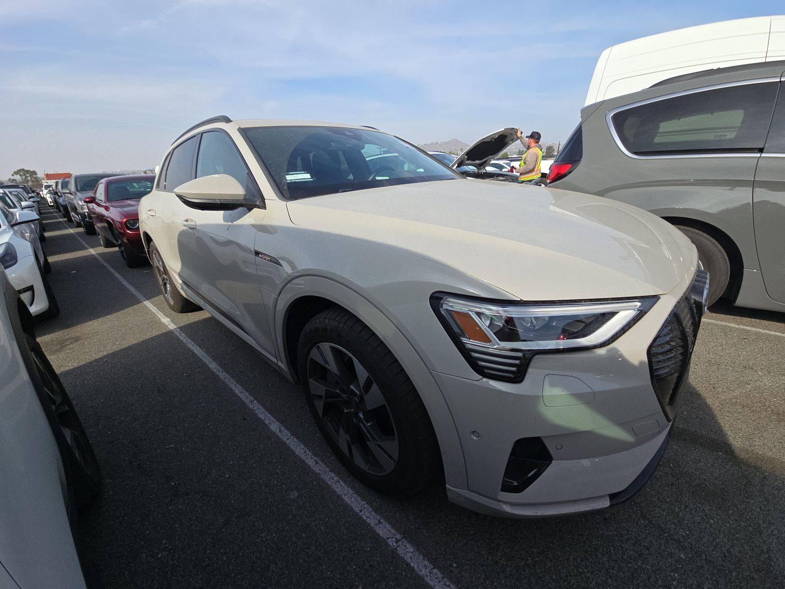 2022 Audi e-tron Premium AWD