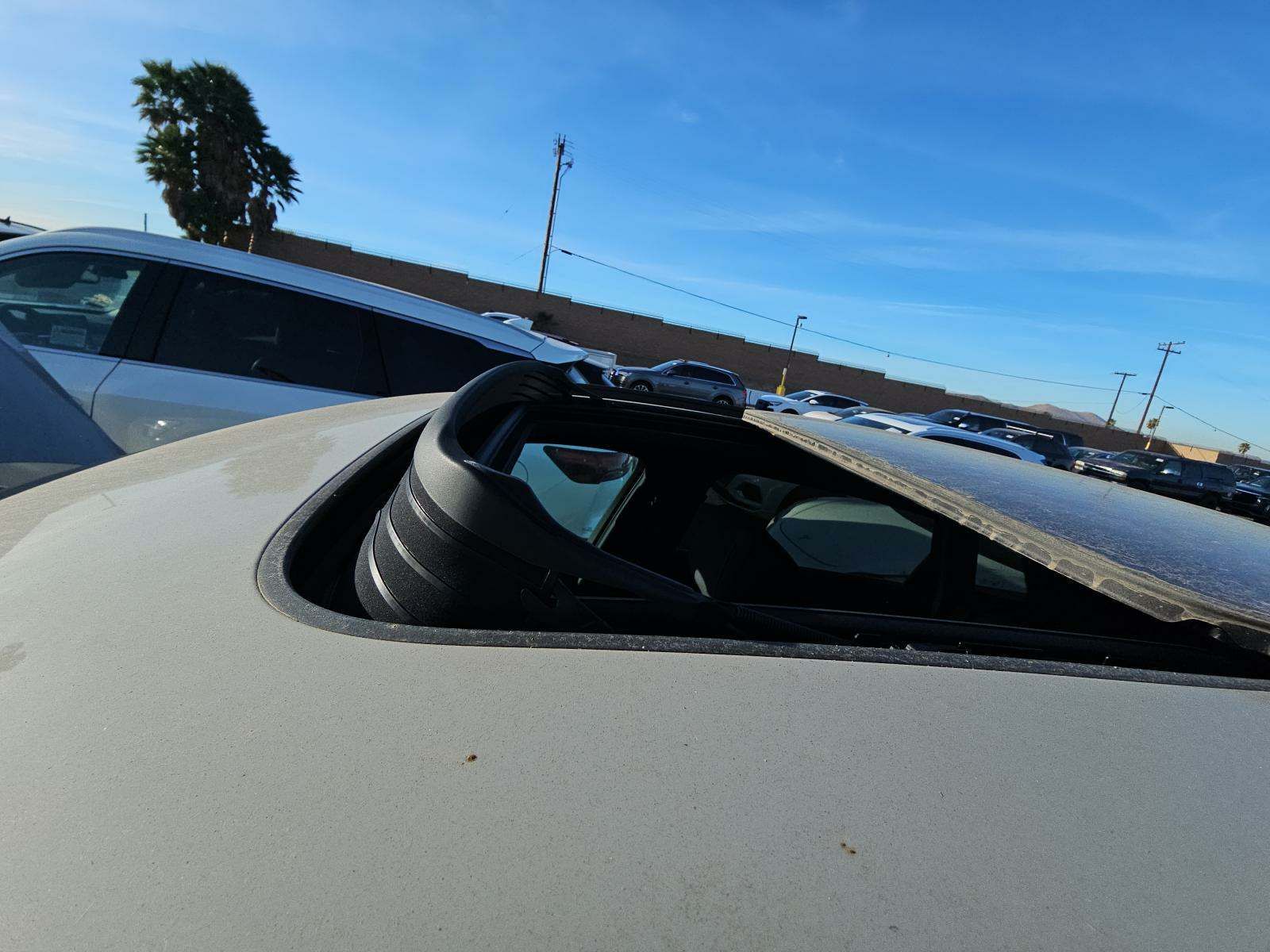 2022 Audi e-tron Premium AWD