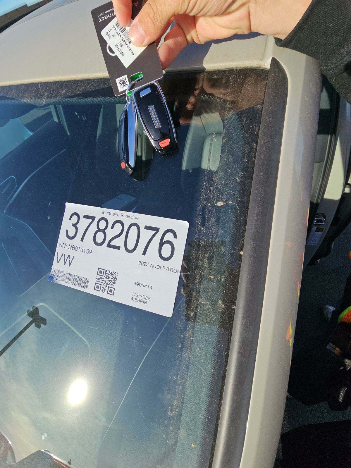 2022 Audi e-tron Premium AWD