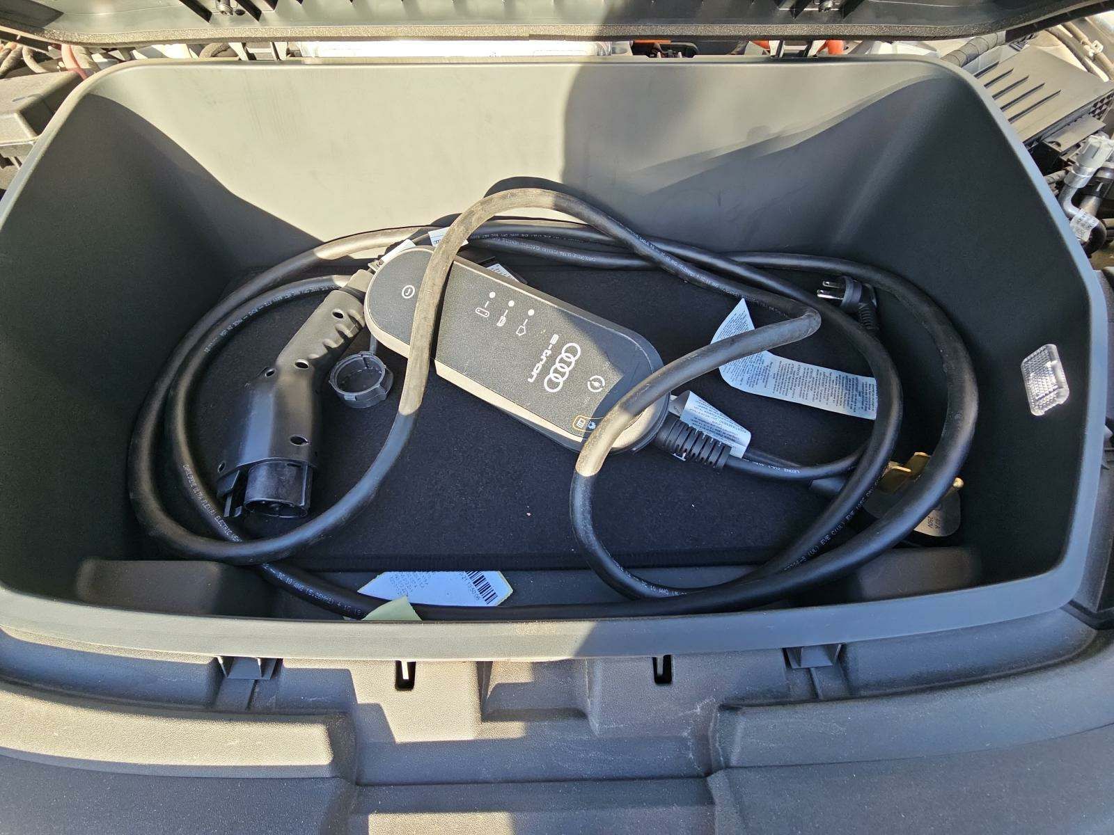 2022 Audi e-tron Premium AWD