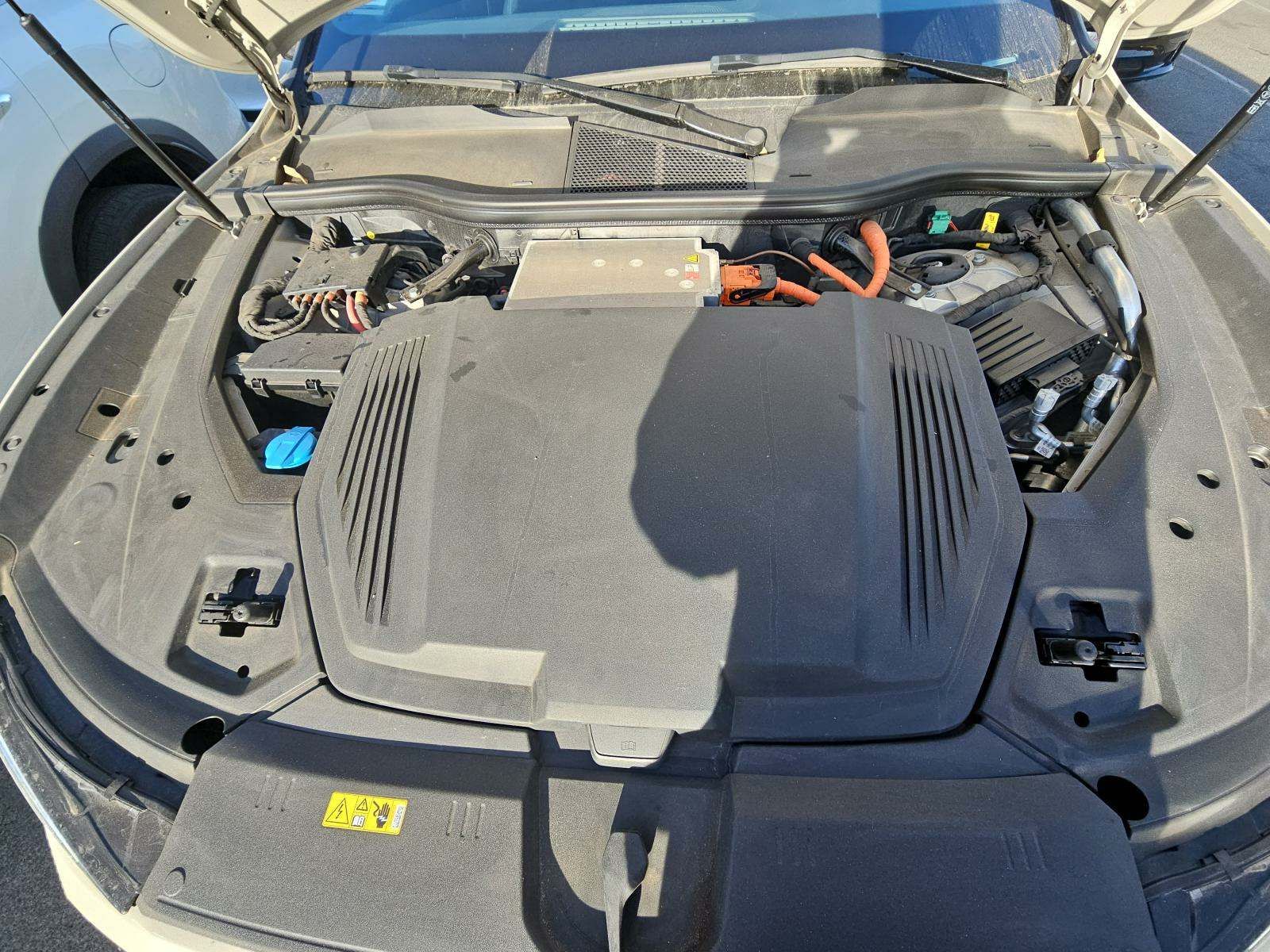 2022 Audi e-tron Premium AWD