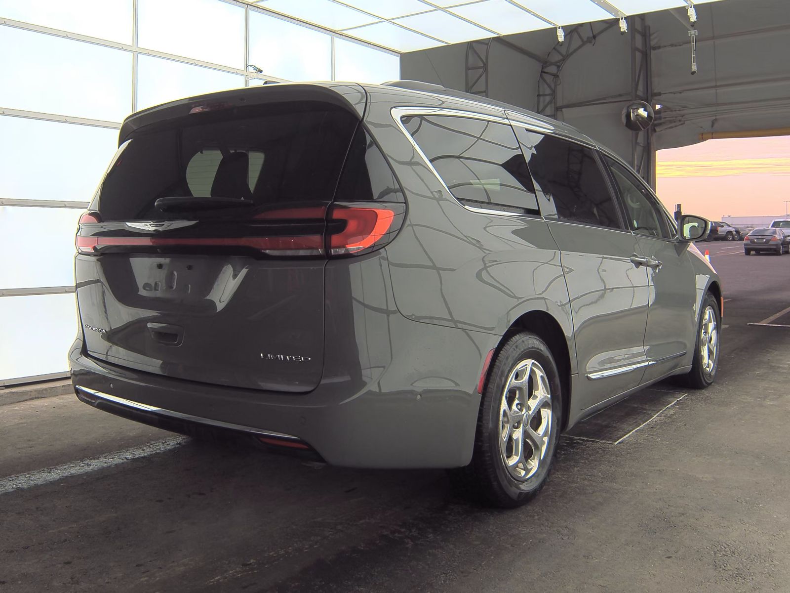 2022 Chrysler Pacifica Limited FWD