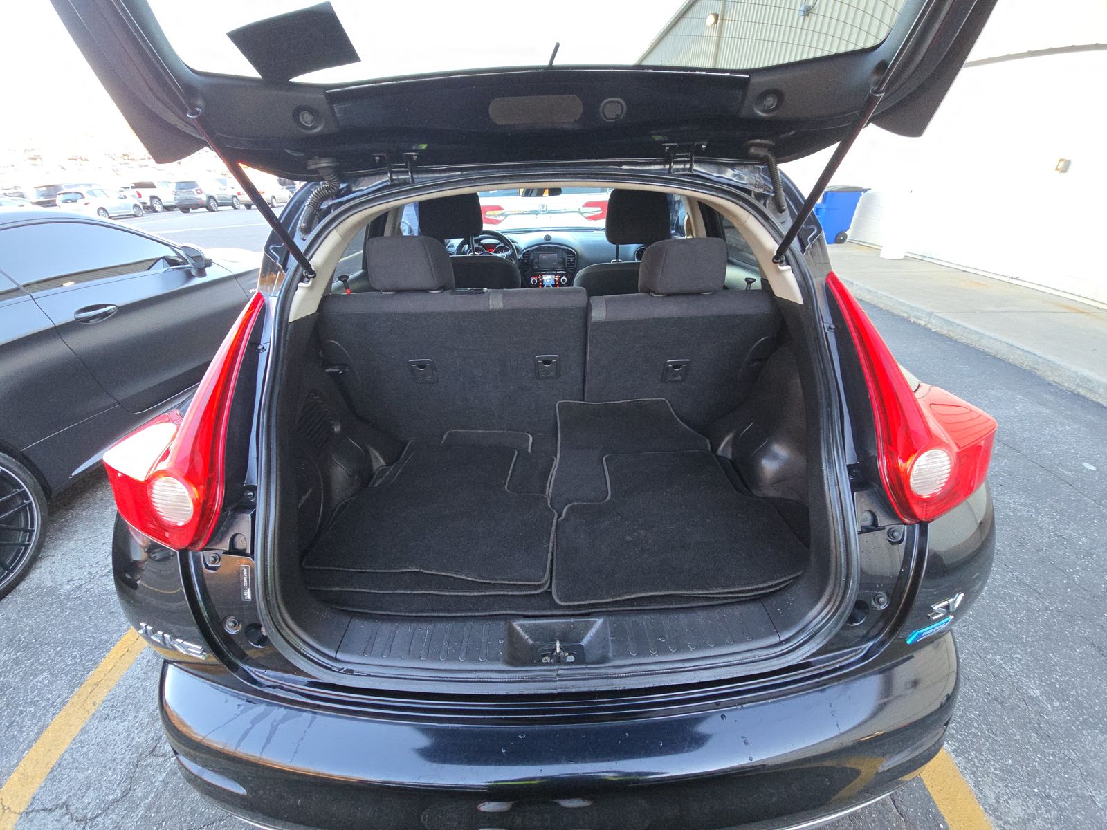2012 Nissan JUKE SV FWD
