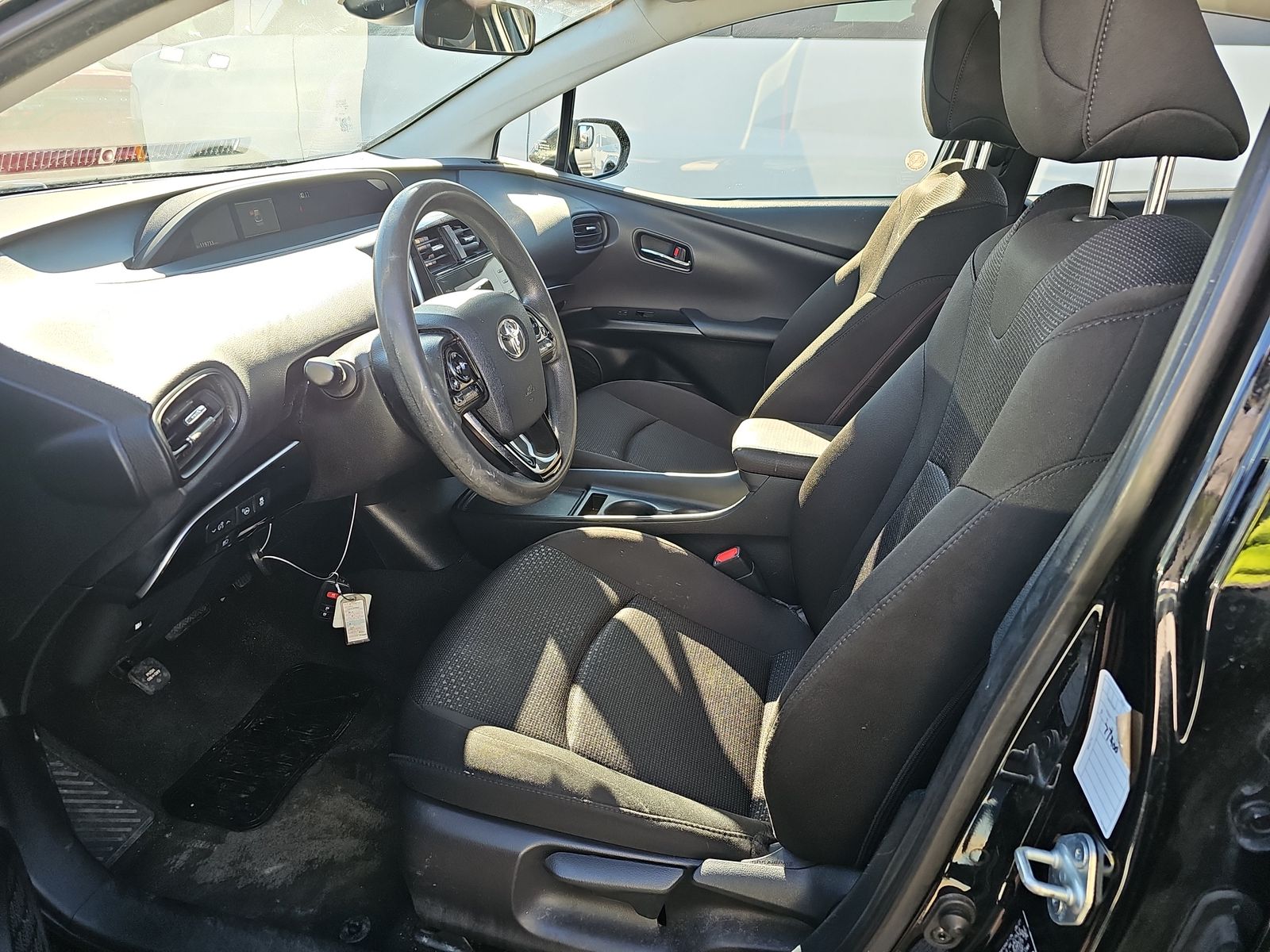 2021 Toyota Prius LE FWD