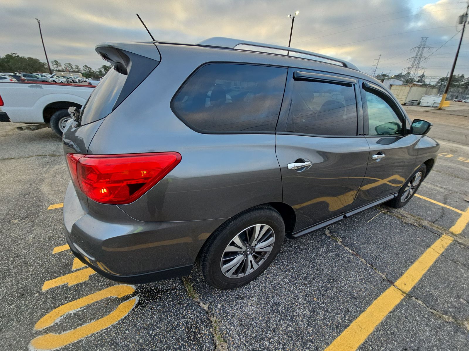 2017 Nissan Pathfinder S FWD