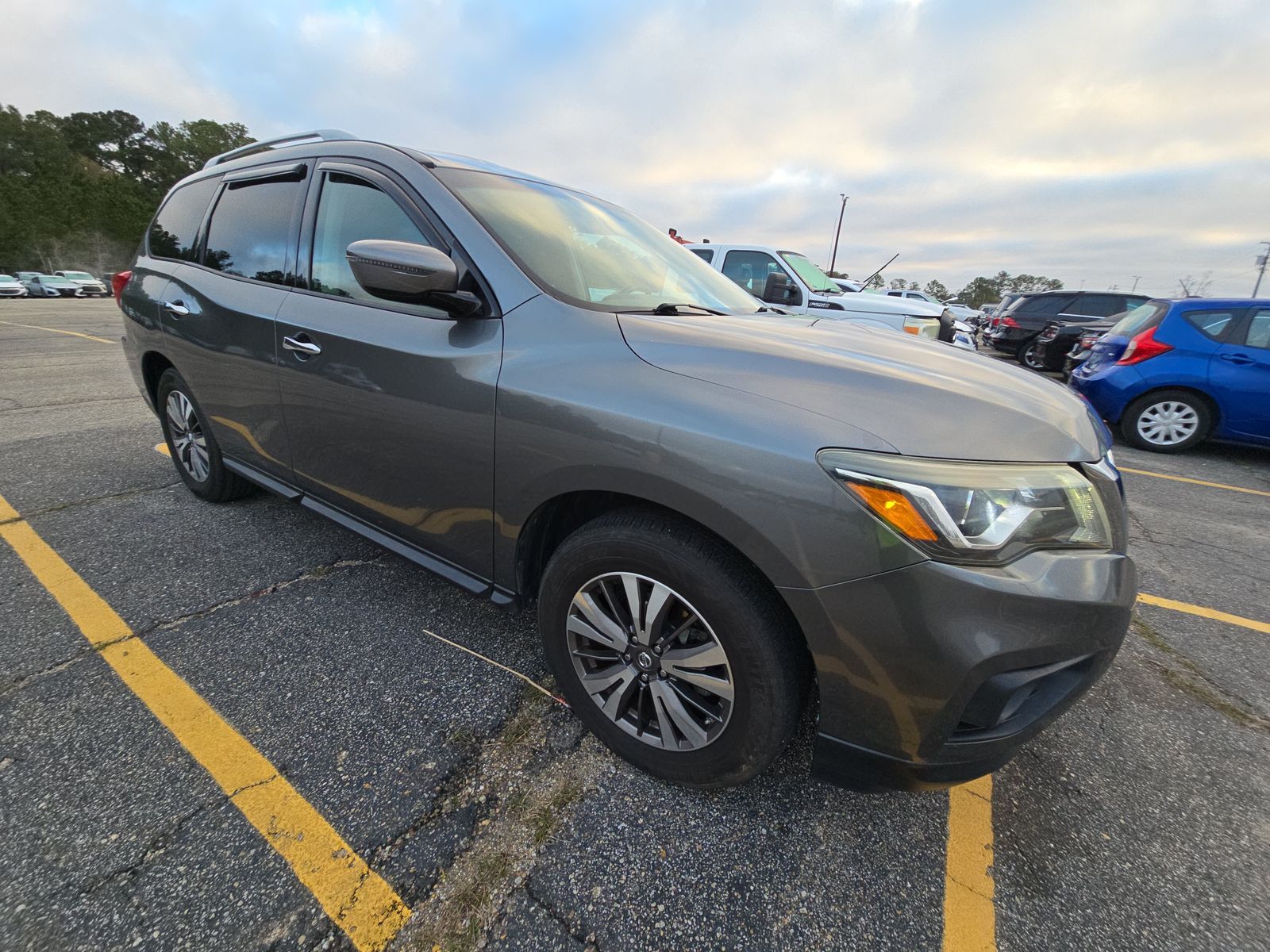 2017 Nissan Pathfinder S FWD