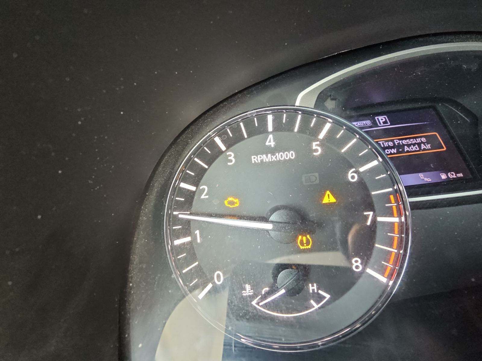 2017 Nissan Pathfinder SV AWD
