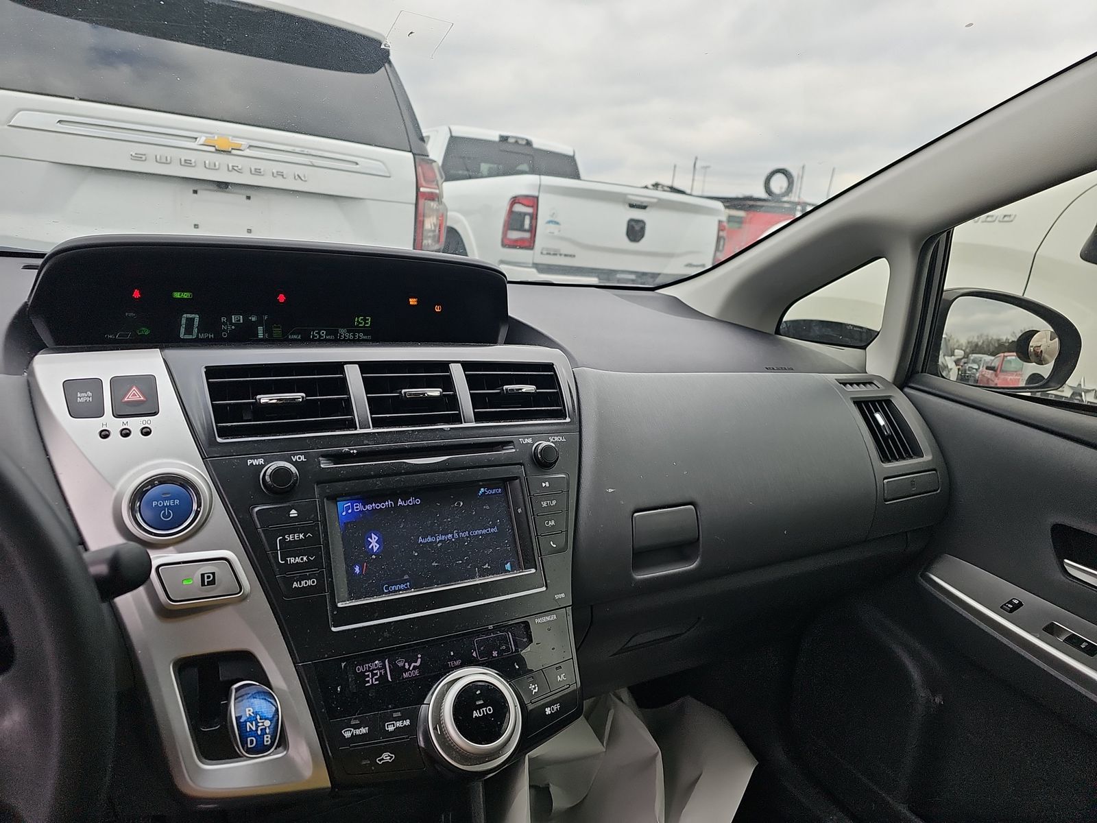 2014 Toyota Prius v Two FWD