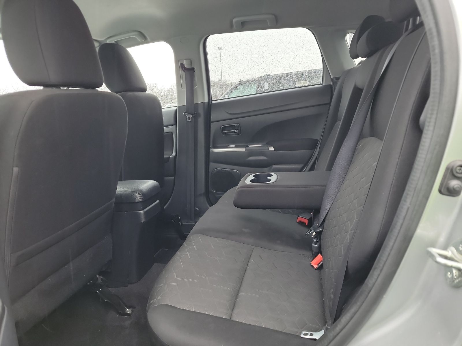Mitsubishi Outlander Sport 2.0 SE снимка Mitsubishi Outlander Sport 2.0 SE