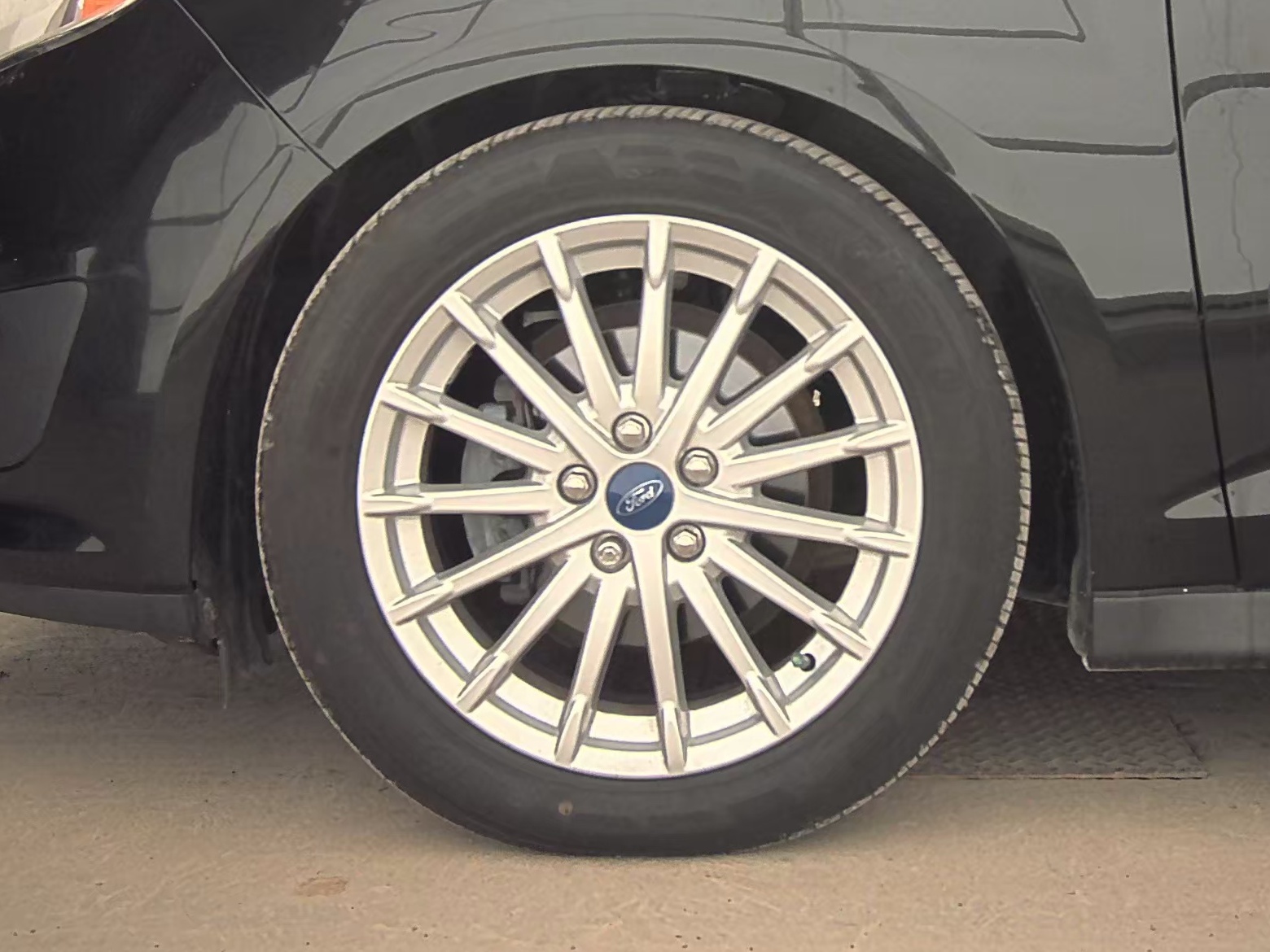 2015 Ford C-MAX Hybrid SE FWD