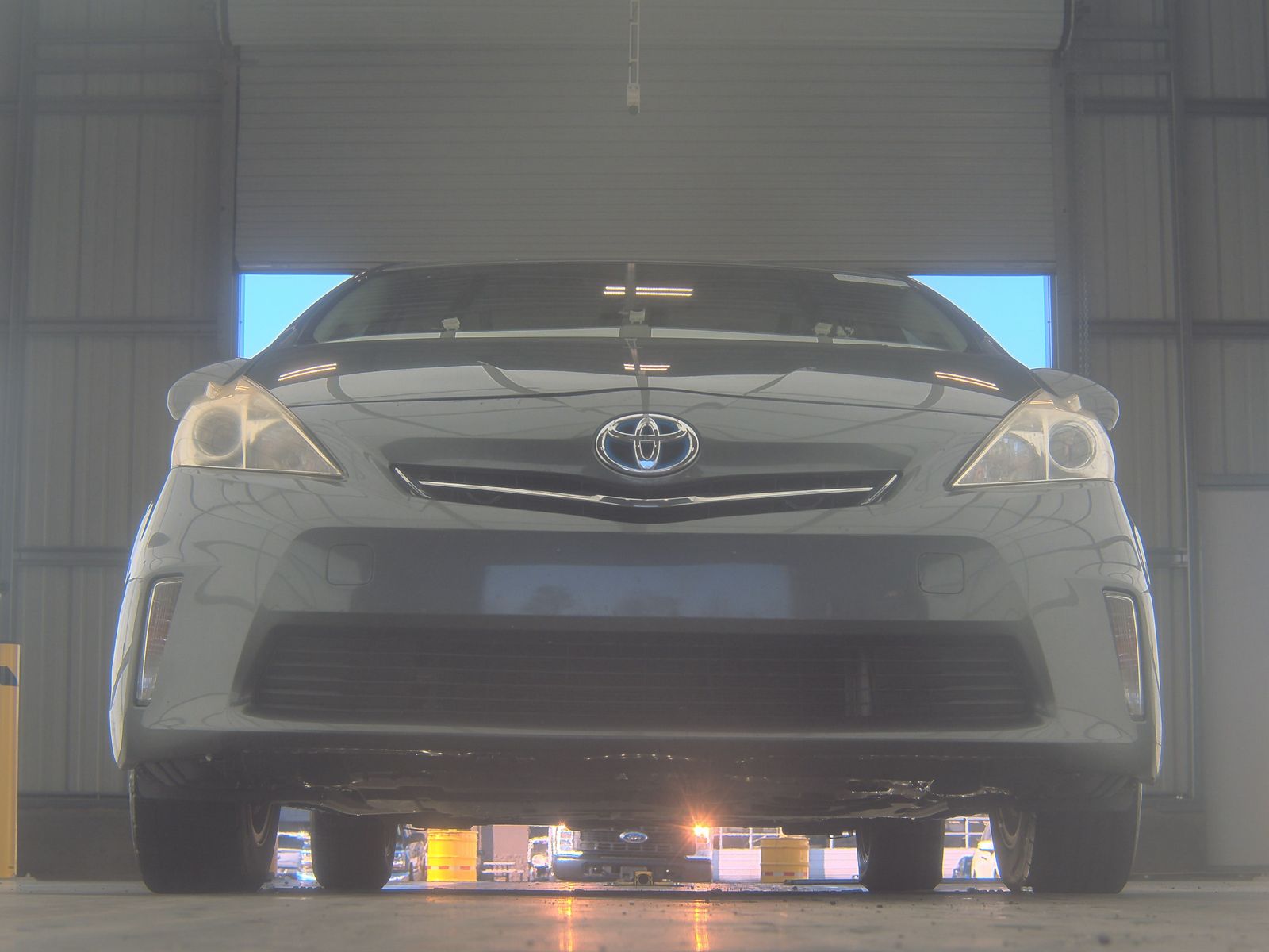2014 Toyota Prius v Two FWD