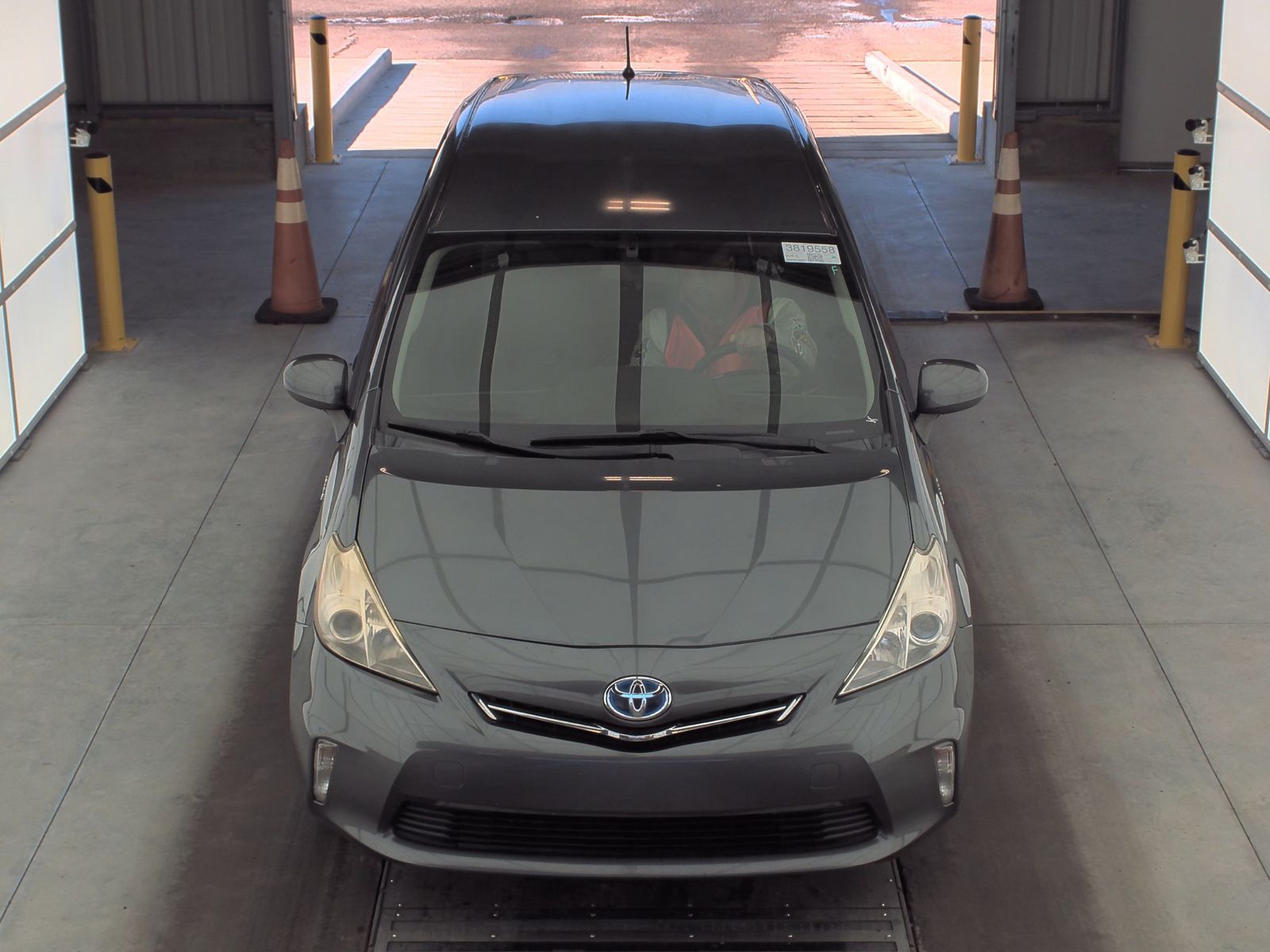 2014 Toyota Prius v Two FWD