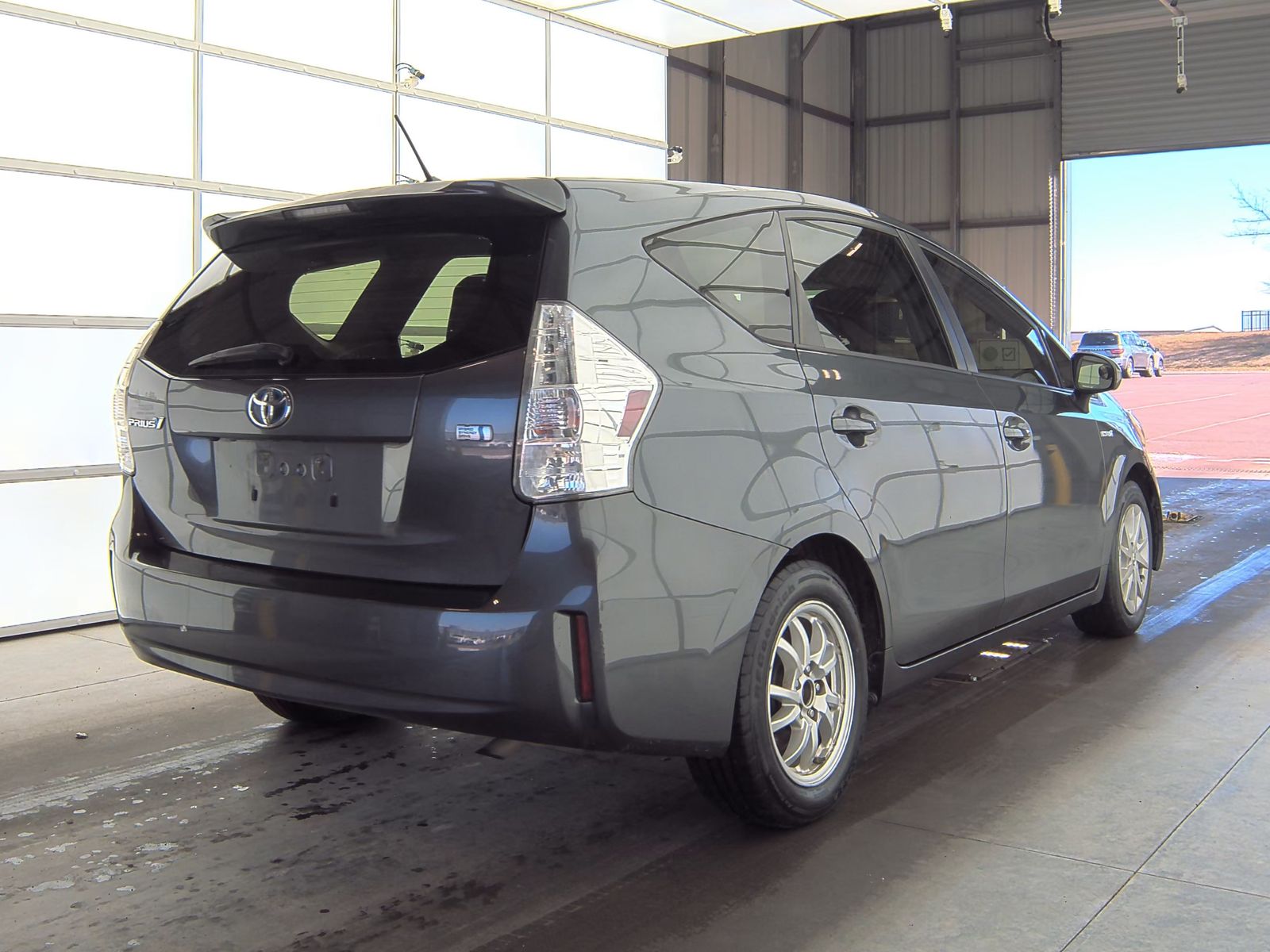 2014 Toyota Prius v Two FWD