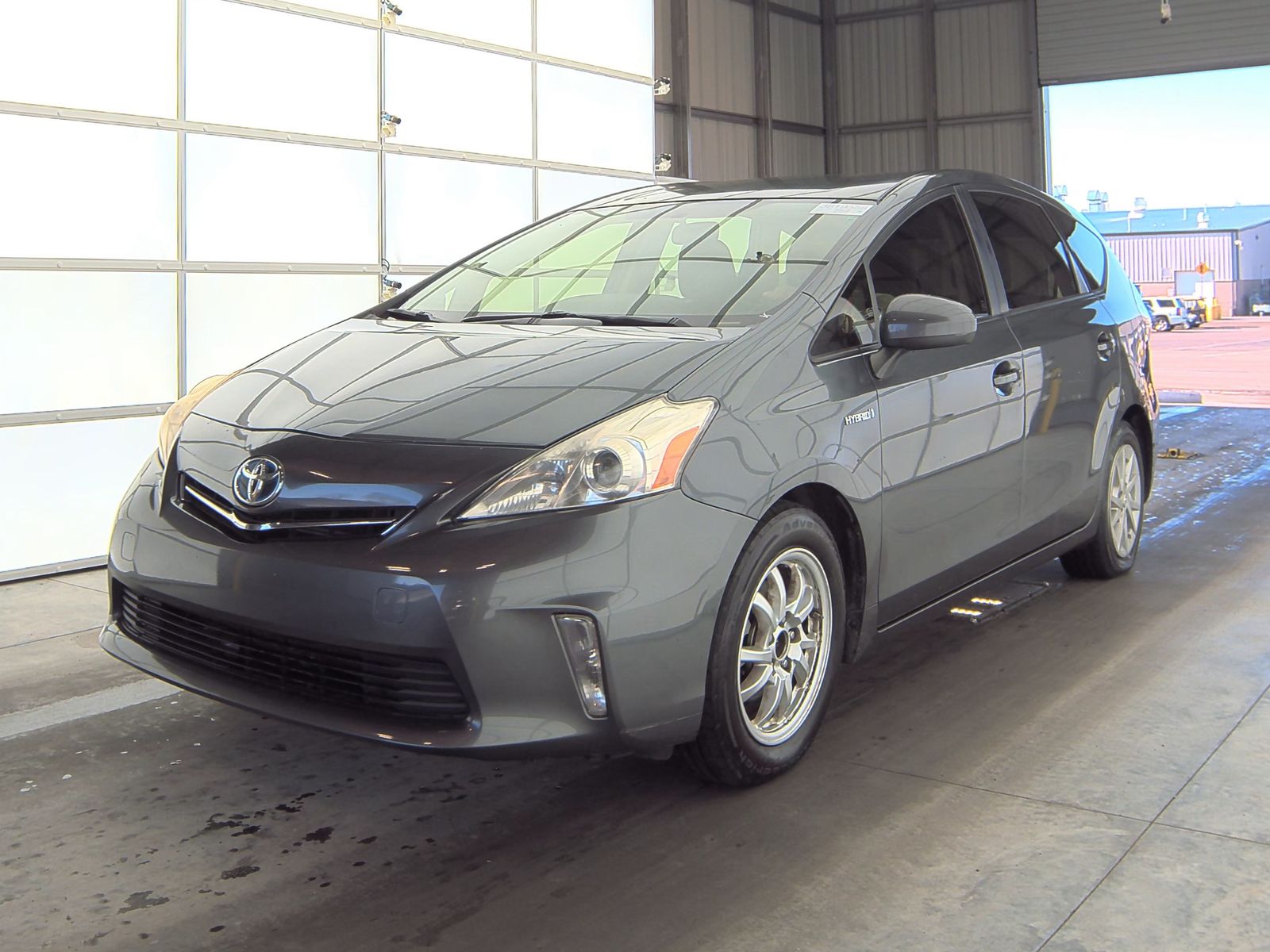 2014 Toyota Prius v Two FWD