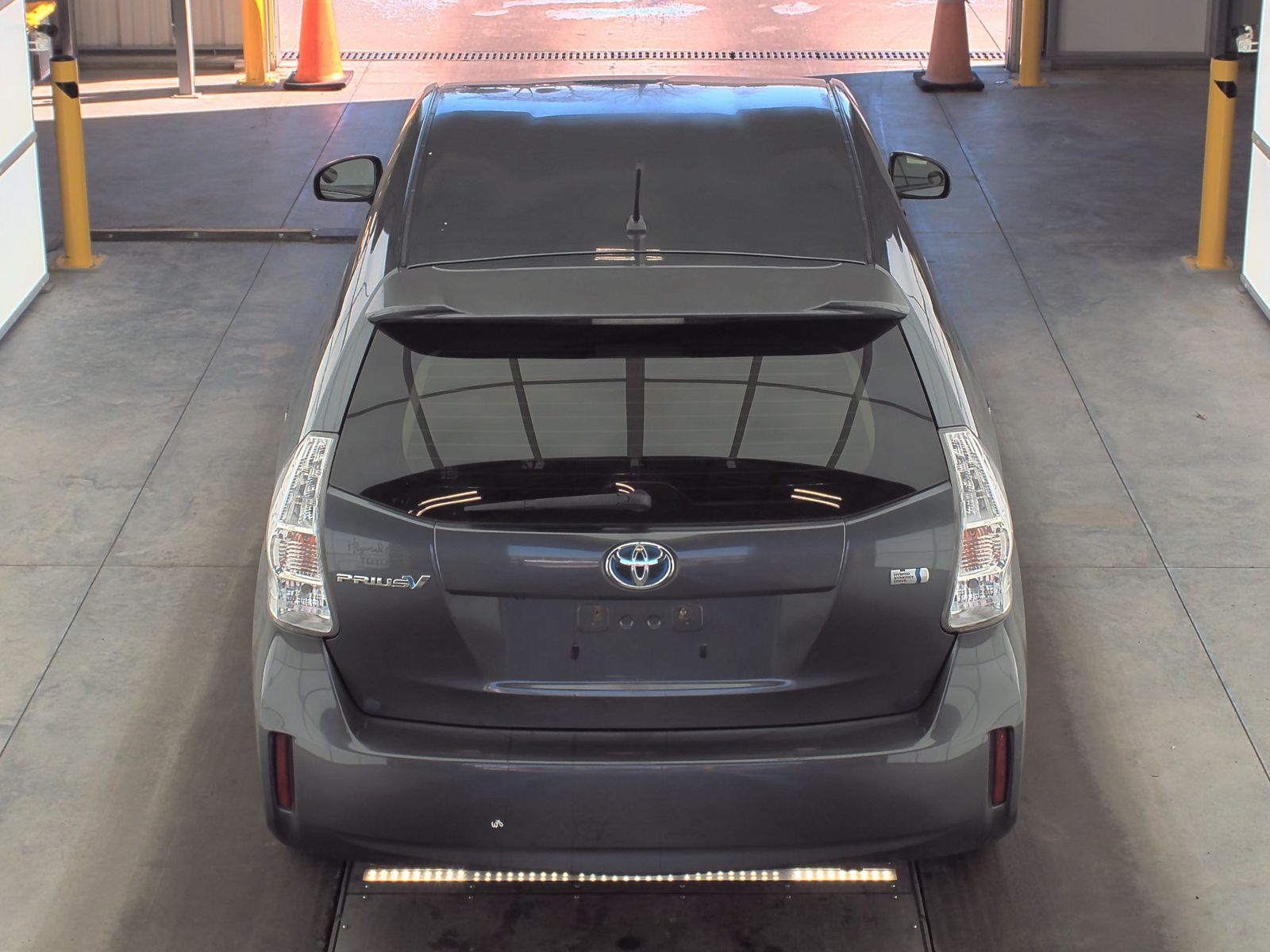 2014 Toyota Prius v Two FWD