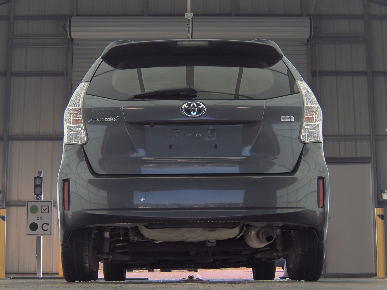 2014 Toyota Prius v Two FWD