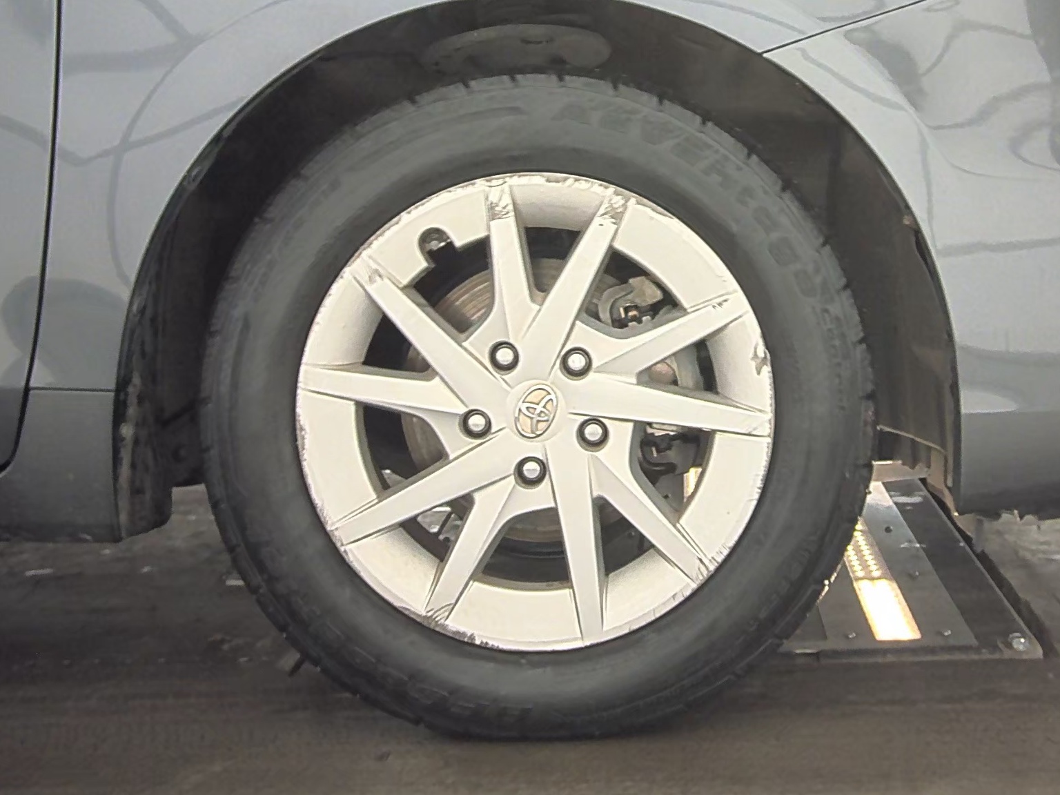 2014 Toyota Prius v Two FWD