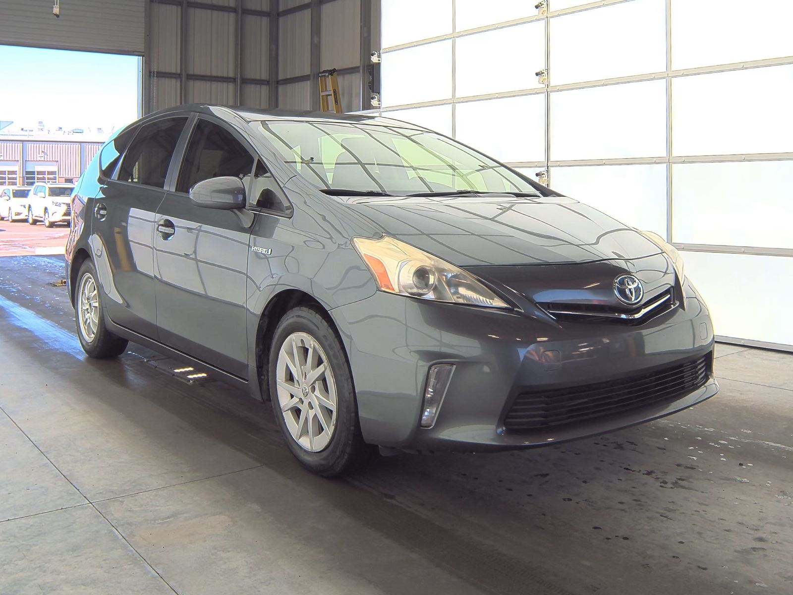 2014 Toyota Prius v Two FWD