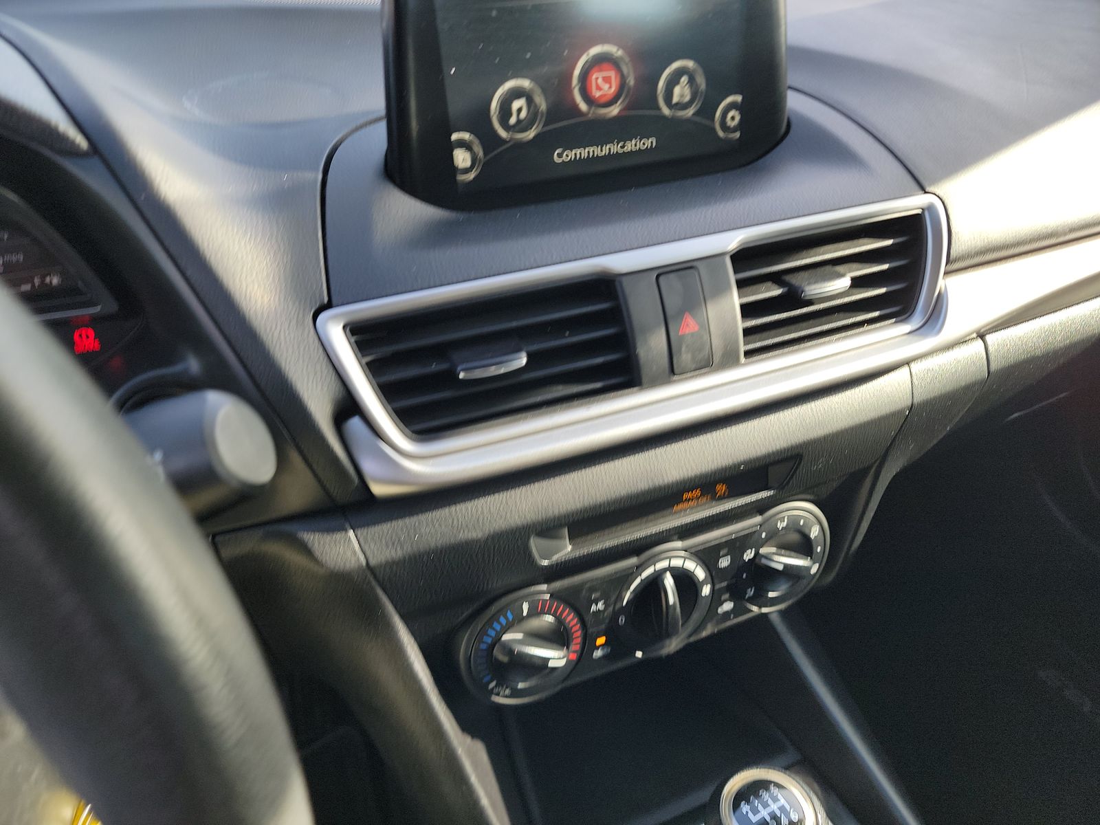 2017 MAZDA MAZDA3 Sport FWD