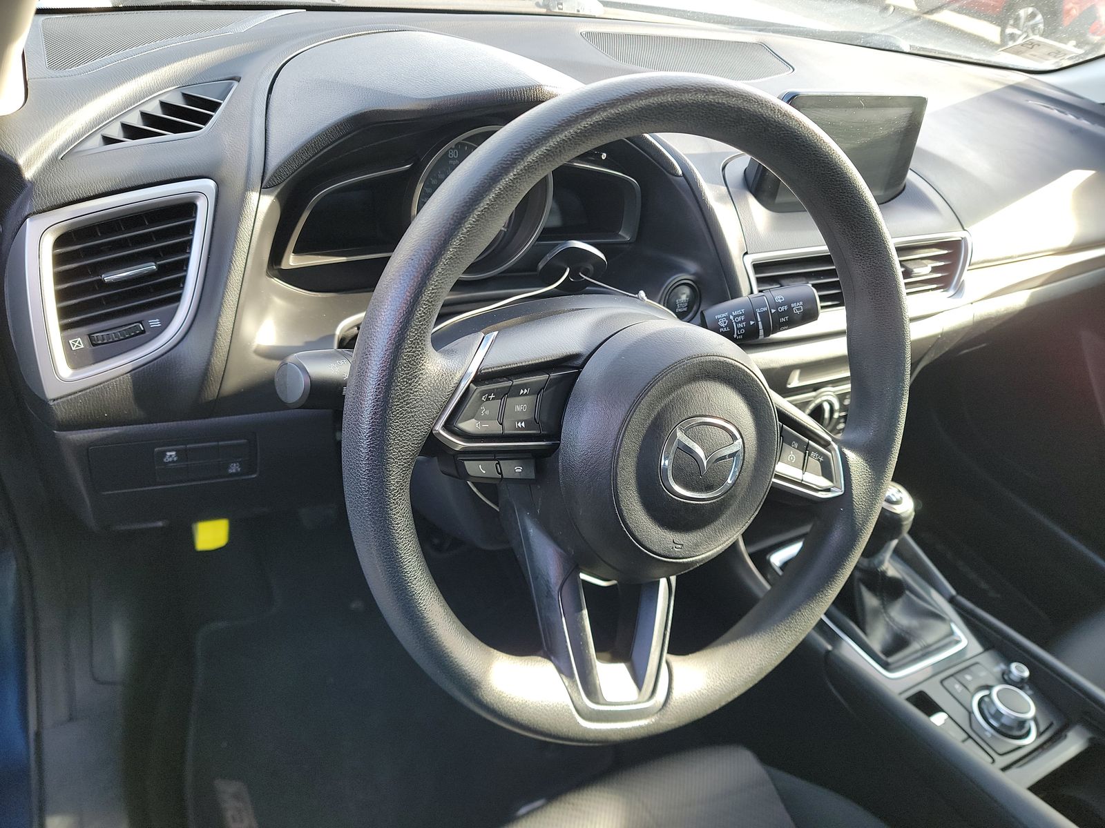 2017 MAZDA MAZDA3 Sport FWD