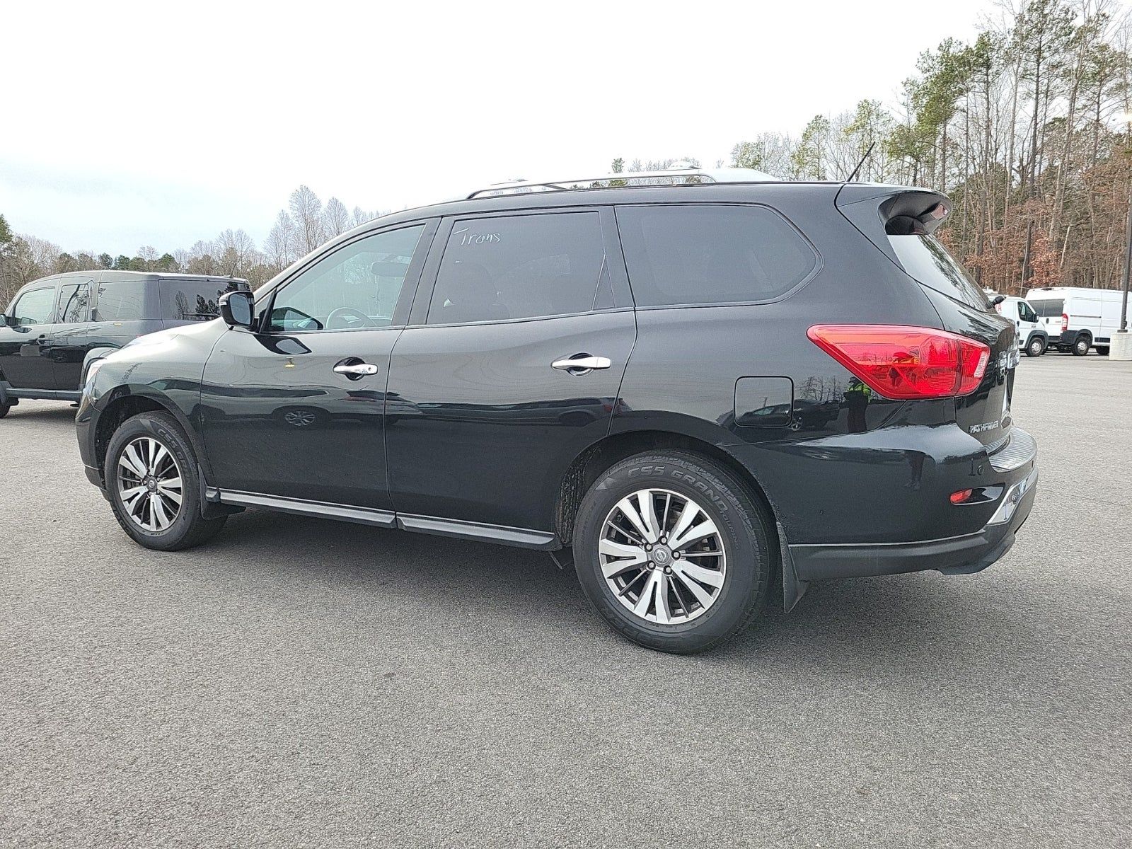 2017 Nissan Pathfinder SV AWD