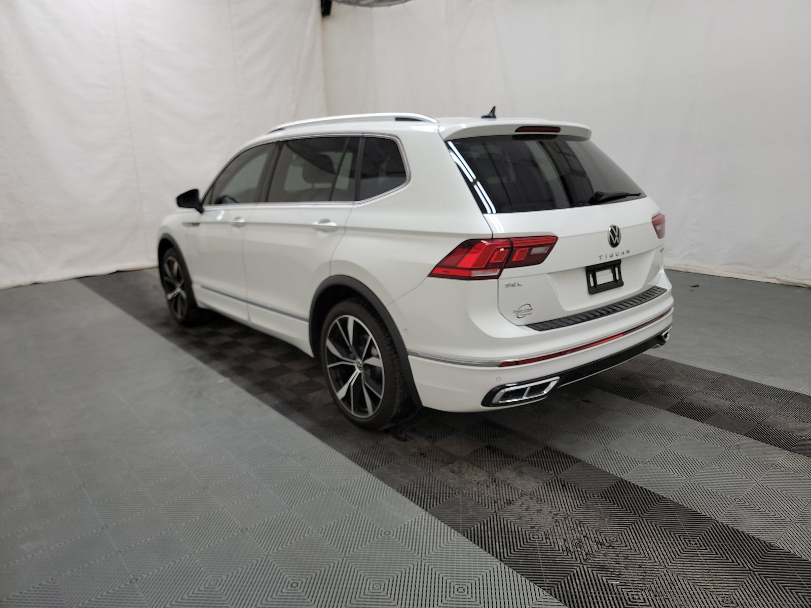 2024 Volkswagen Tiguan 2.0T SEL R-Line AWD