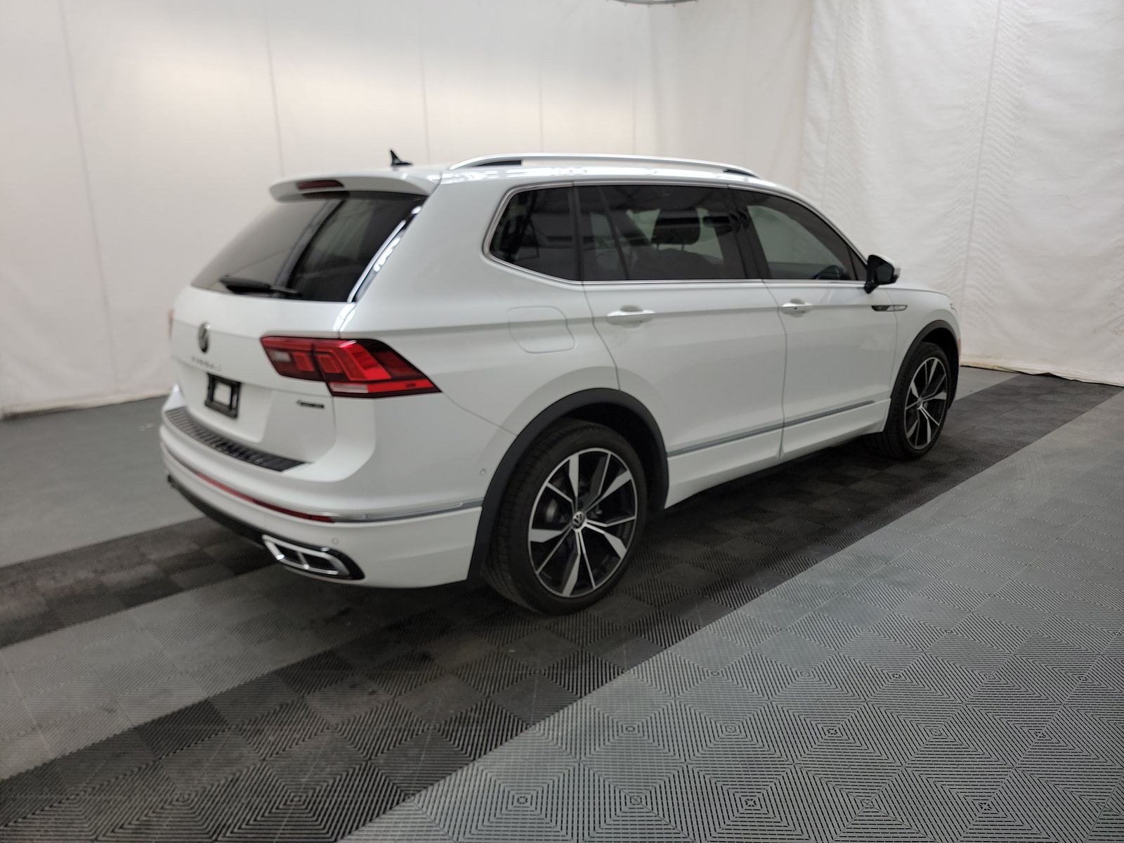 2024 Volkswagen Tiguan 2.0T SEL R-Line AWD