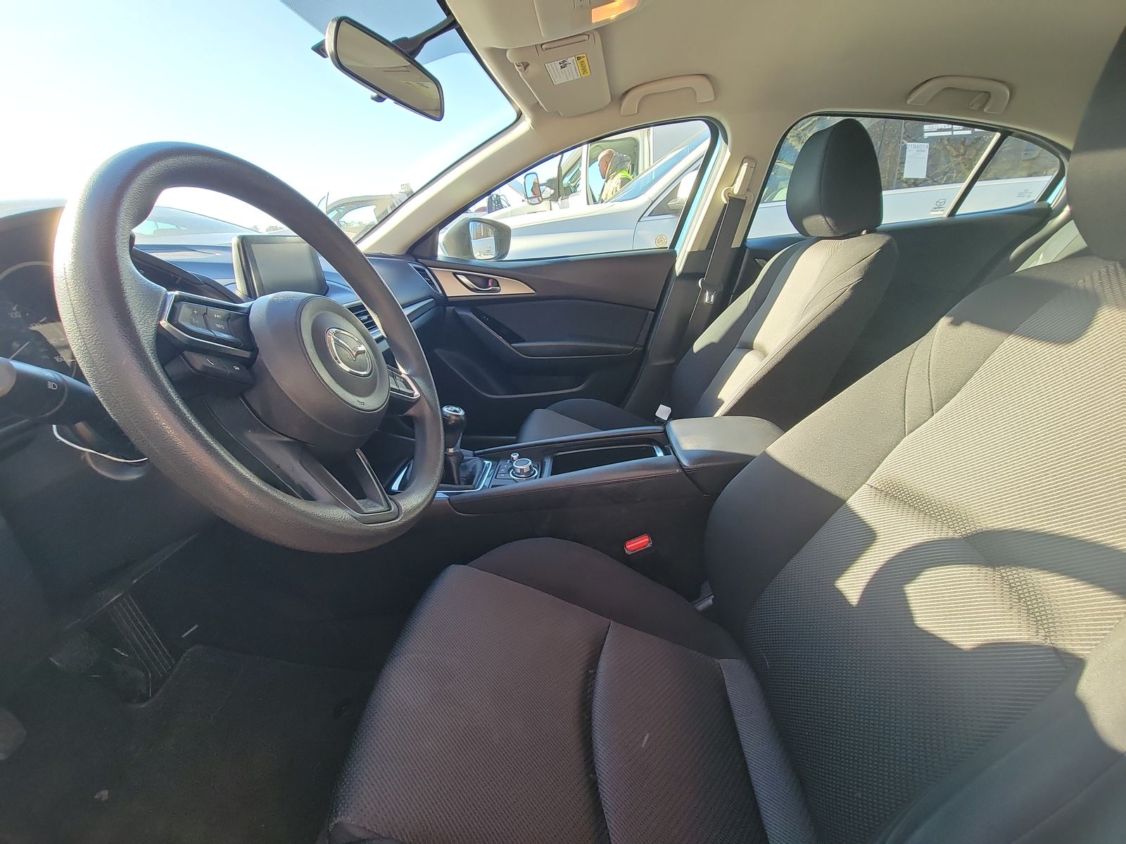 2017 MAZDA MAZDA3 Sport FWD