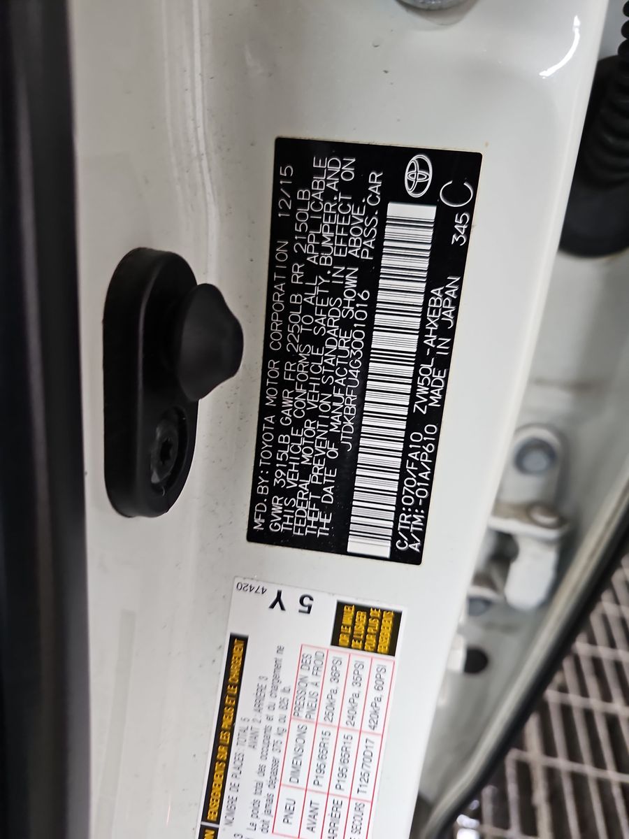 2016 Toyota Prius Two FWD