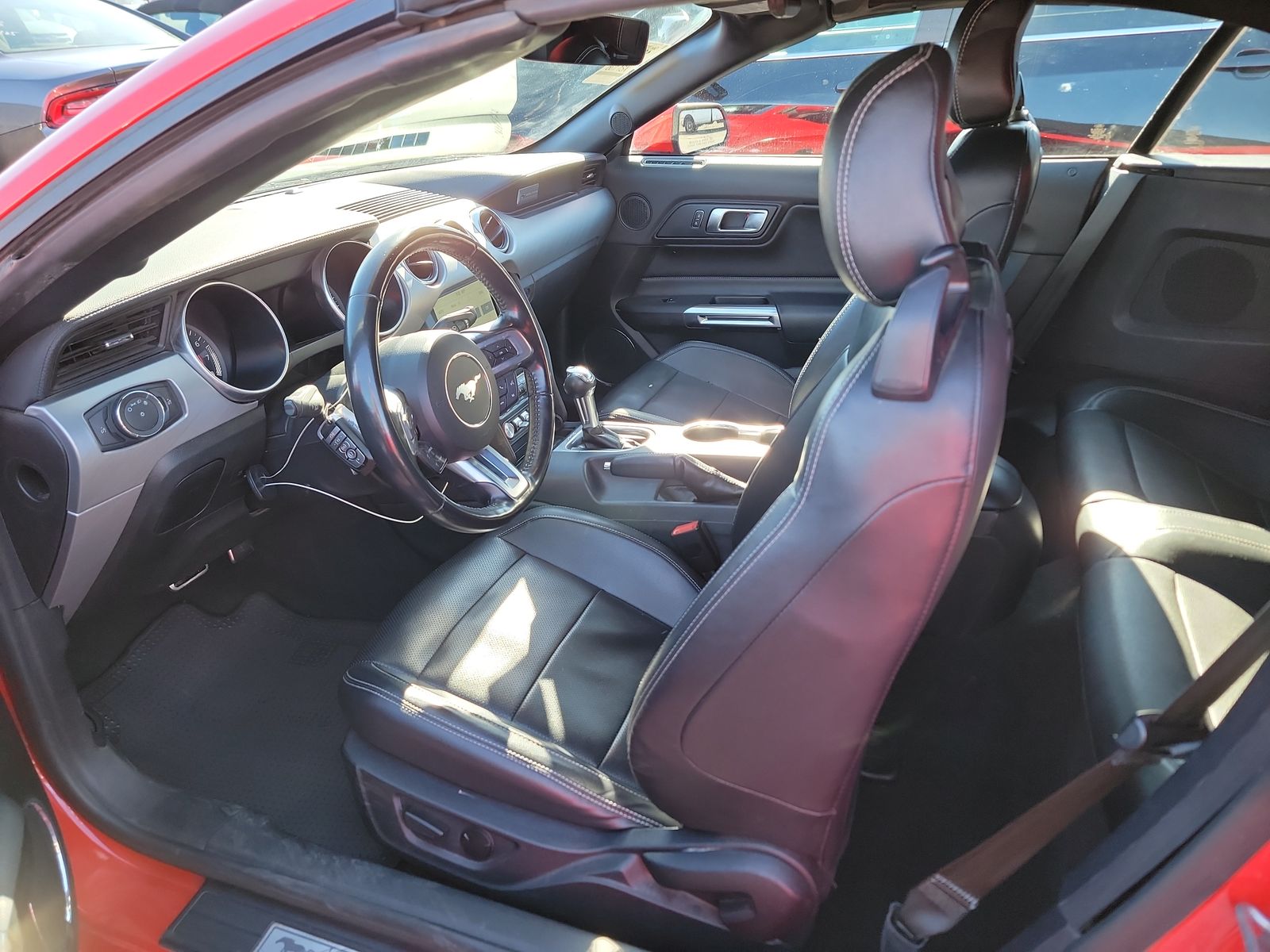 2022 Ford Mustang EcoBoost Premium RWD