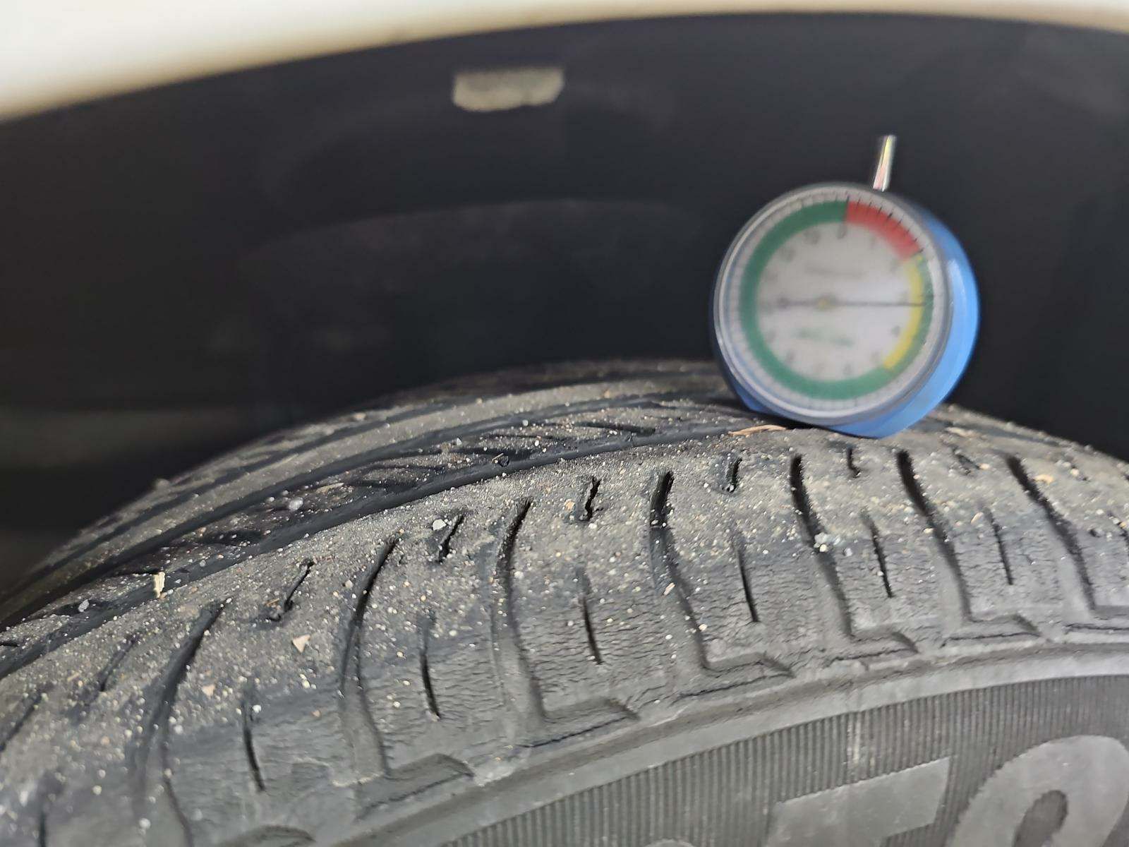 2016 Toyota Prius Two FWD