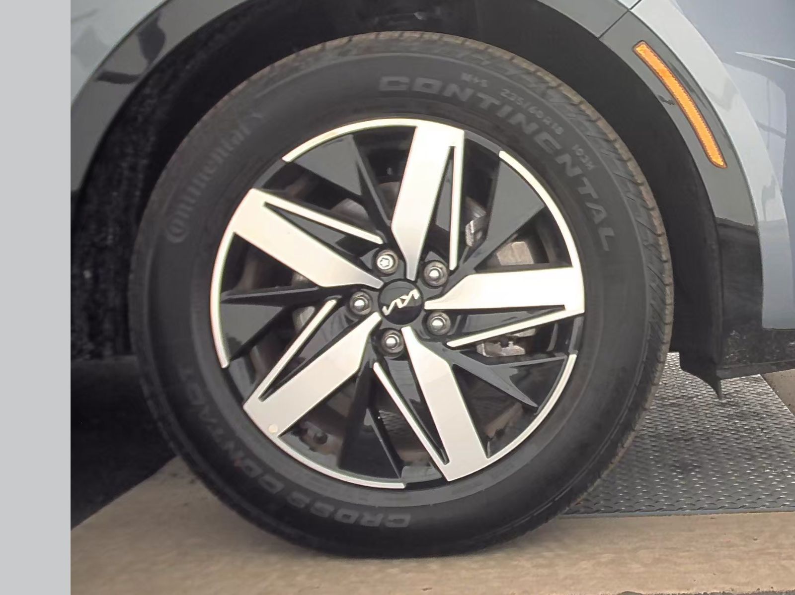 2023 Kia Sorento S FWD