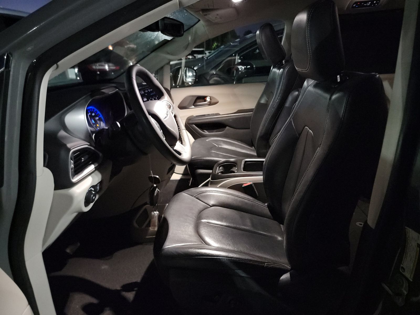 2022 Chrysler Pacifica Touring L FWD