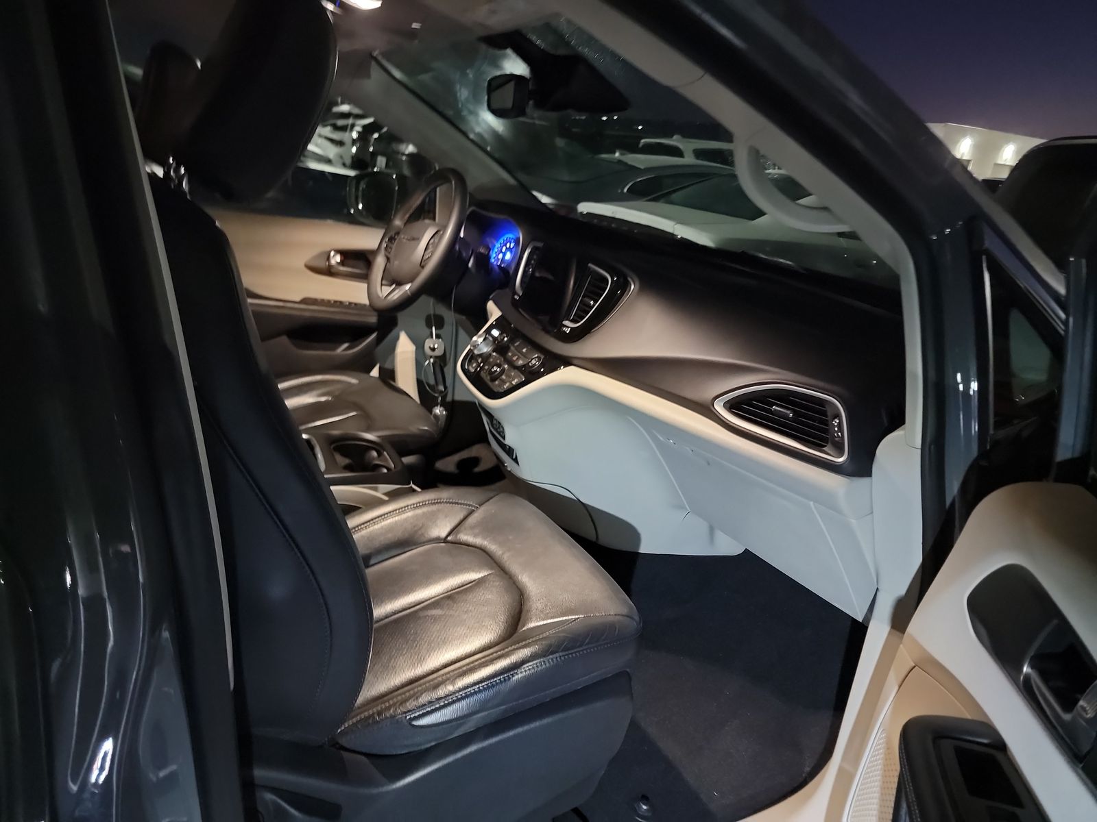 2022 Chrysler Pacifica Touring L FWD