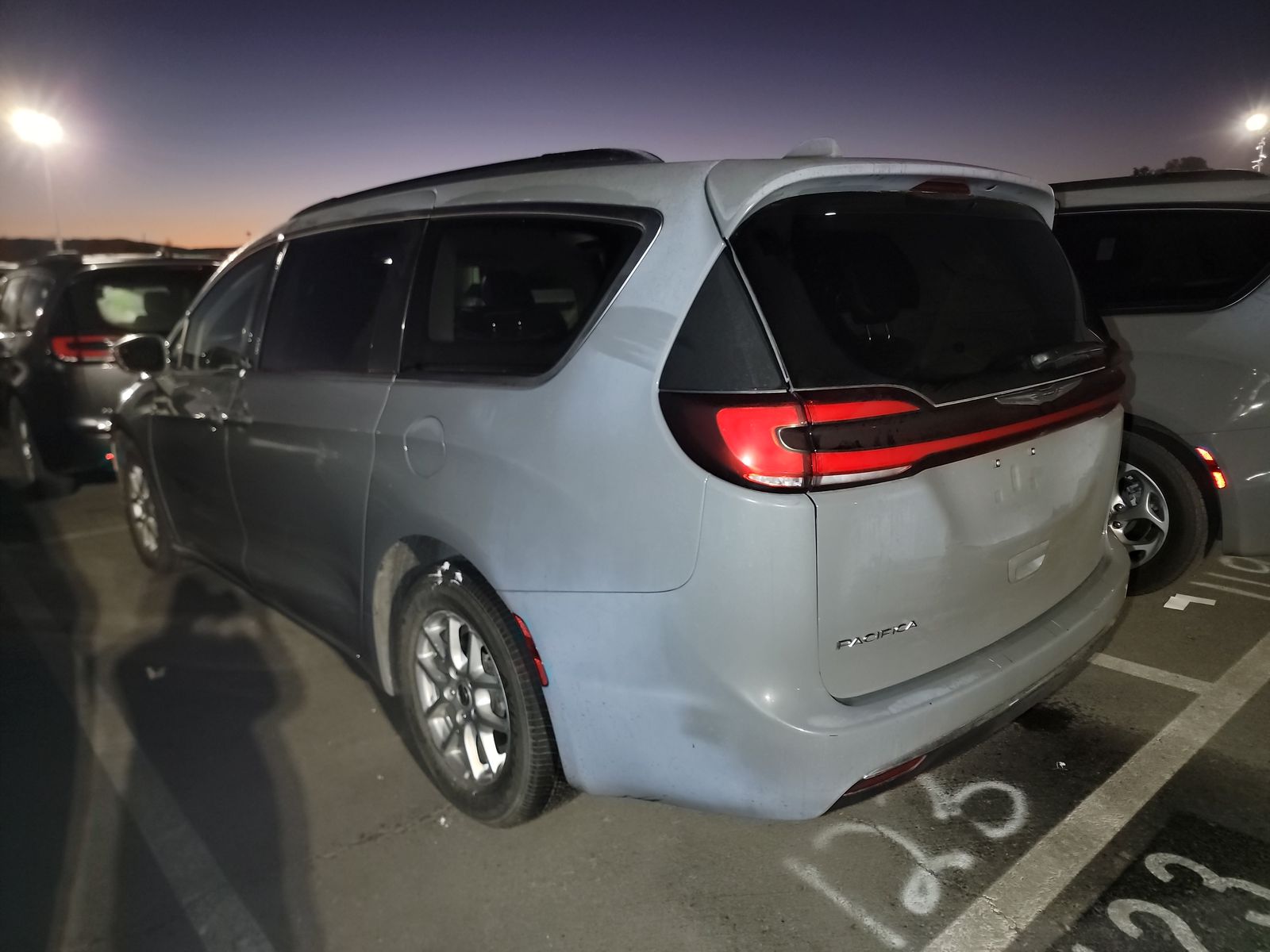 2022 Chrysler Pacifica Touring L FWD